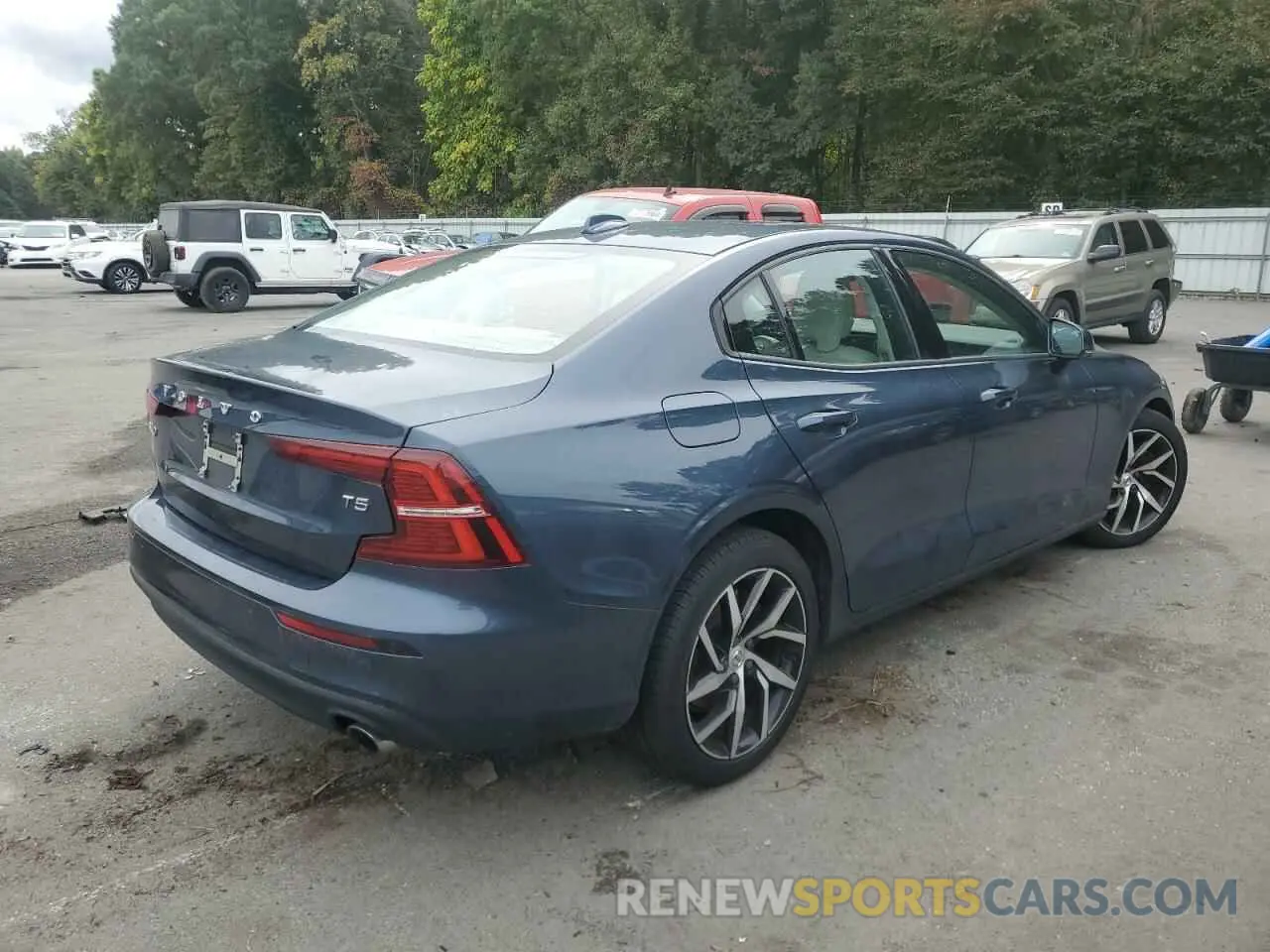 3 fotografías del automóvil dañado 7JR102FK7LG064834 VOLVO S60 2020