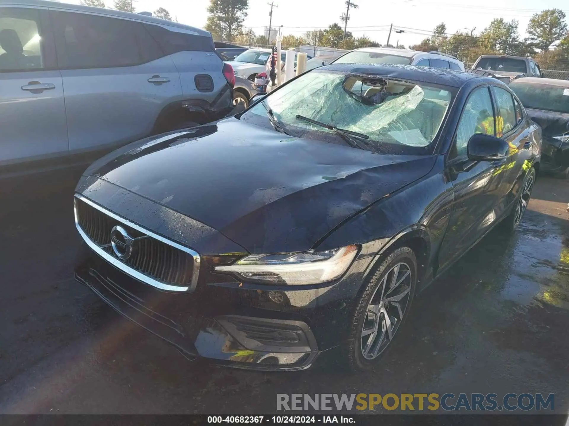 2 fotografías del automóvil dañado 7JR102FK7LG065630 VOLVO S60 2020