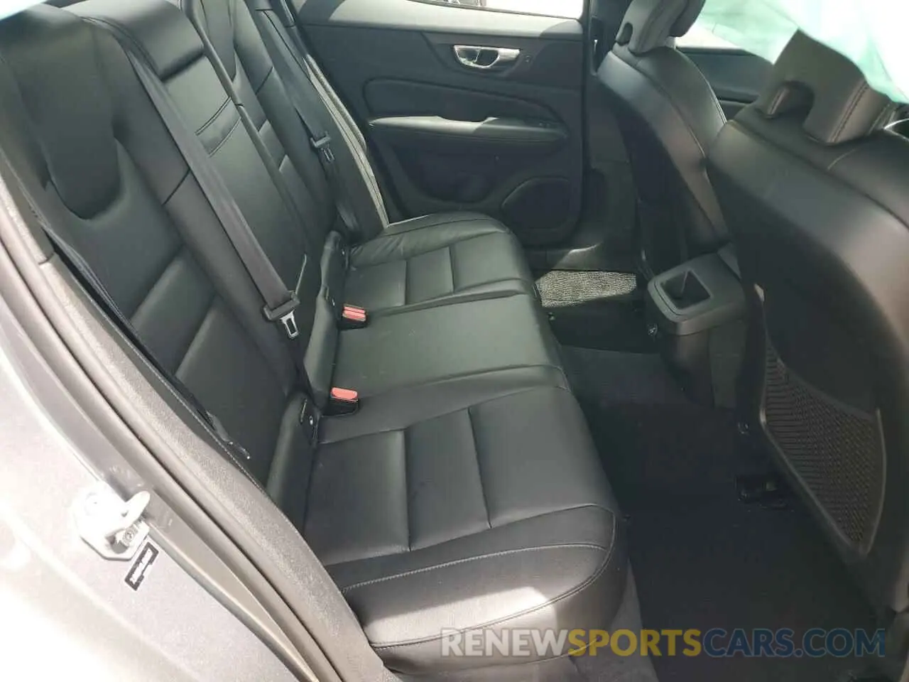 10 fotografías del automóvil dañado 7JR102FK9LG042057 VOLVO S60 2020