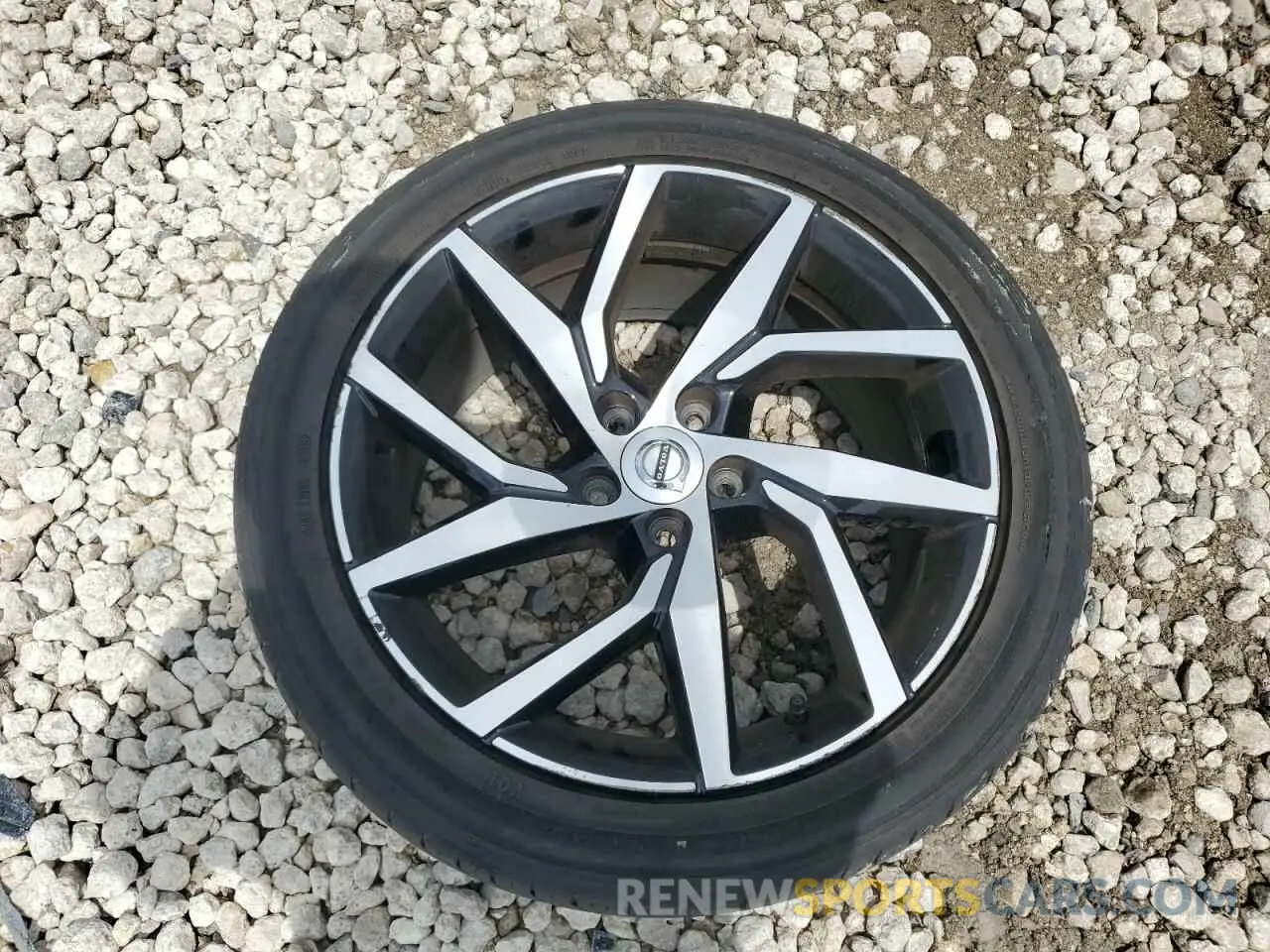 12 fotografías del automóvil dañado 7JR102FK9LG042057 VOLVO S60 2020