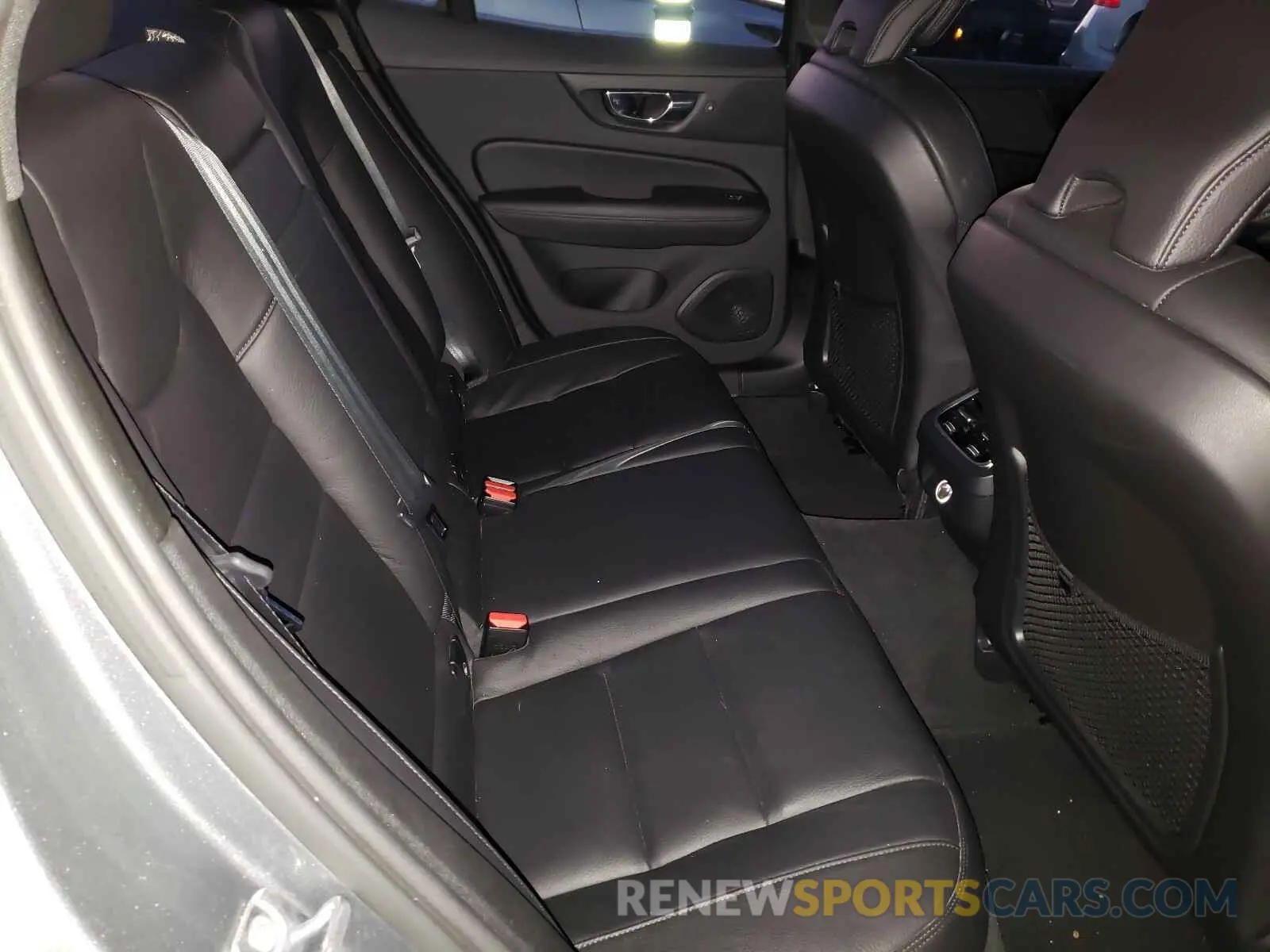 6 fotografías del automóvil dañado 7JR102FL2LG073062 VOLVO S60 2020