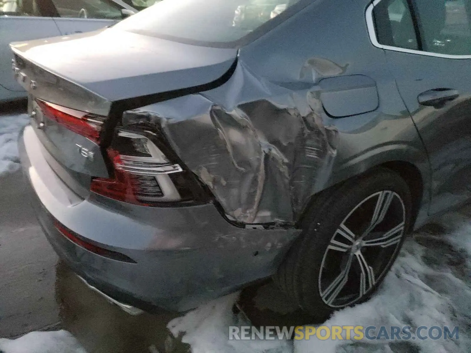 9 fotografías del automóvil dañado 7JR102FL2LG073062 VOLVO S60 2020