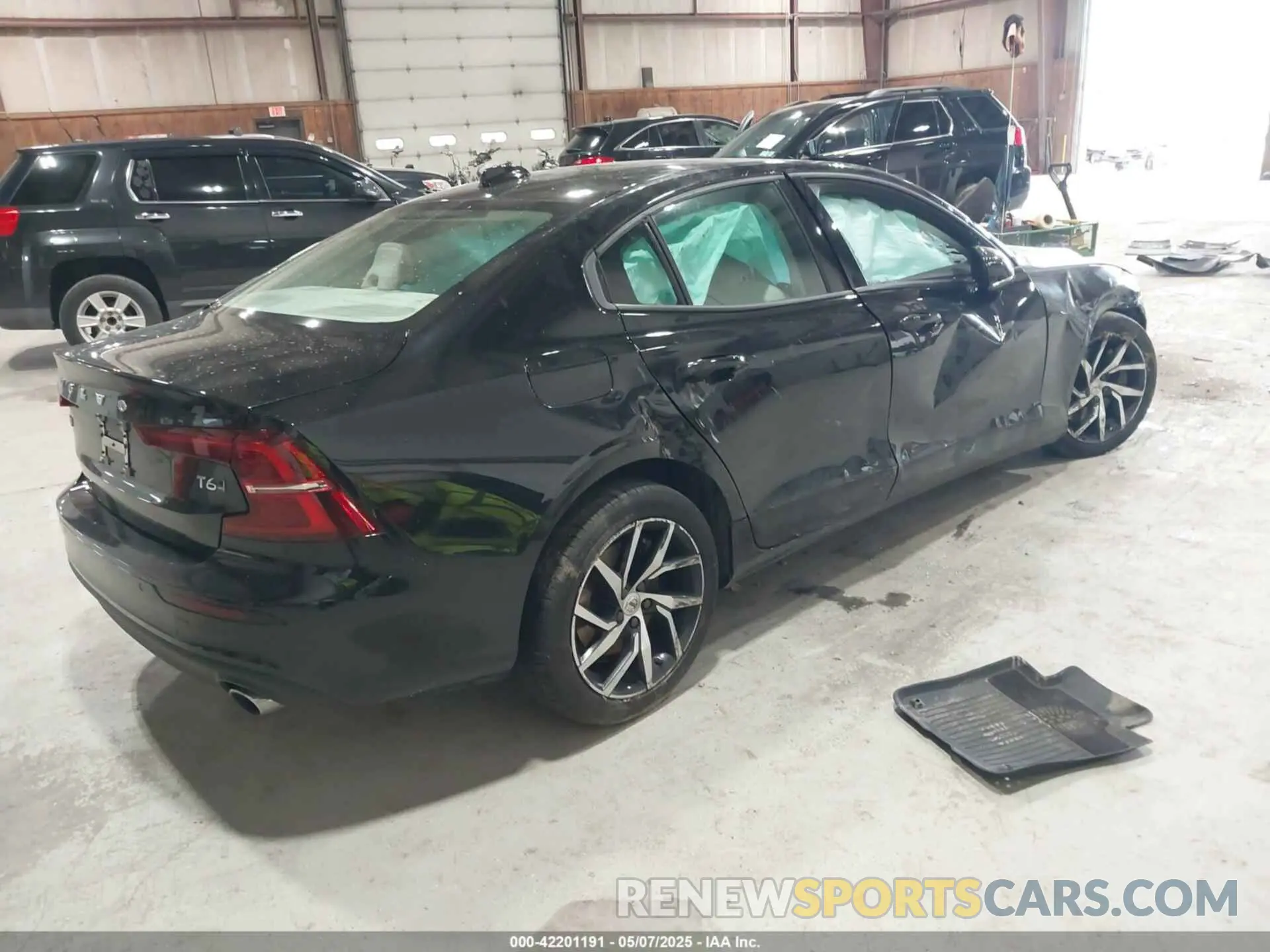 4 fotografías del automóvil dañado 7JRA22TK2LG037409 VOLVO S60 2020
