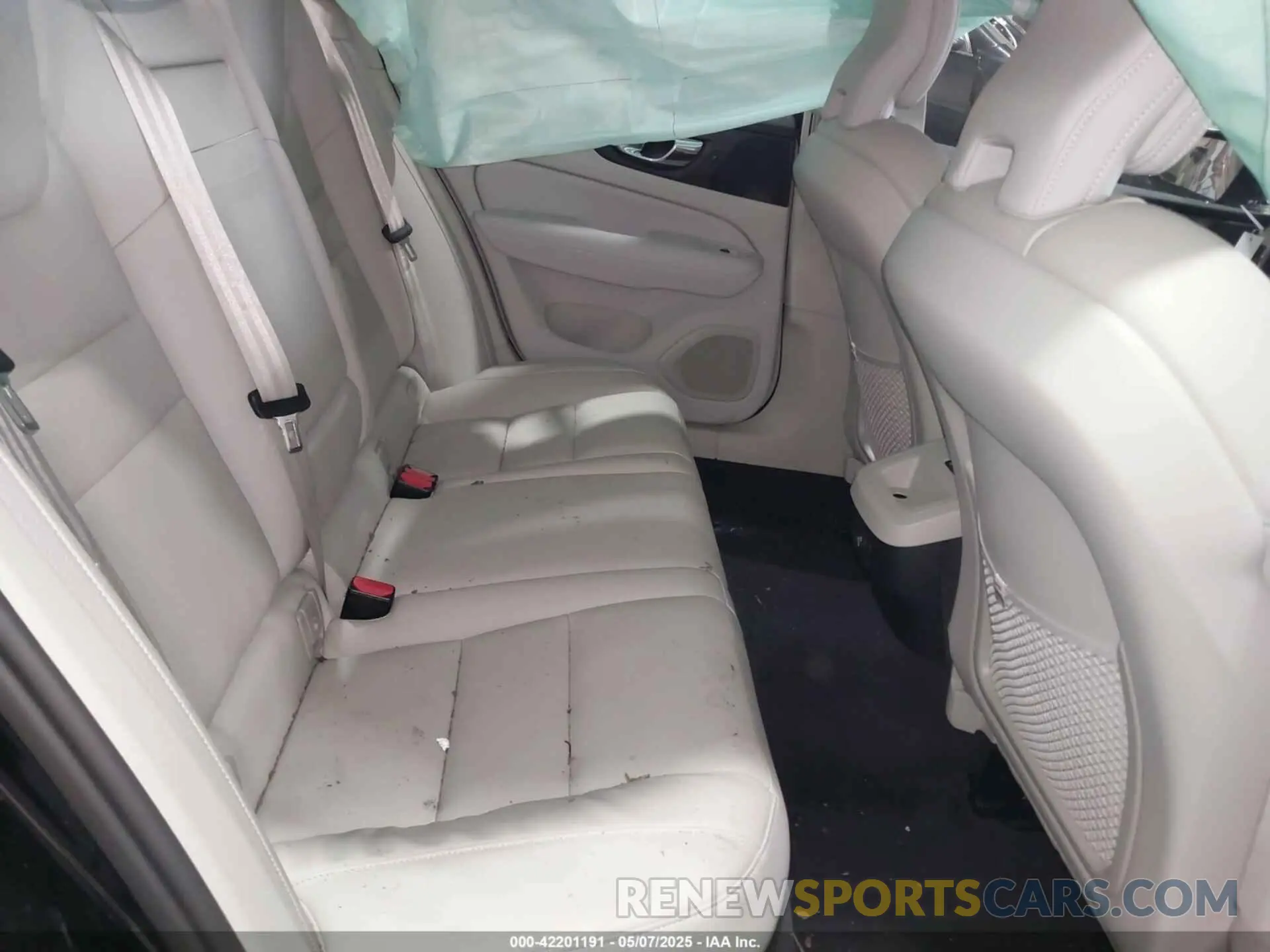 8 fotografías del automóvil dañado 7JRA22TK2LG037409 VOLVO S60 2020