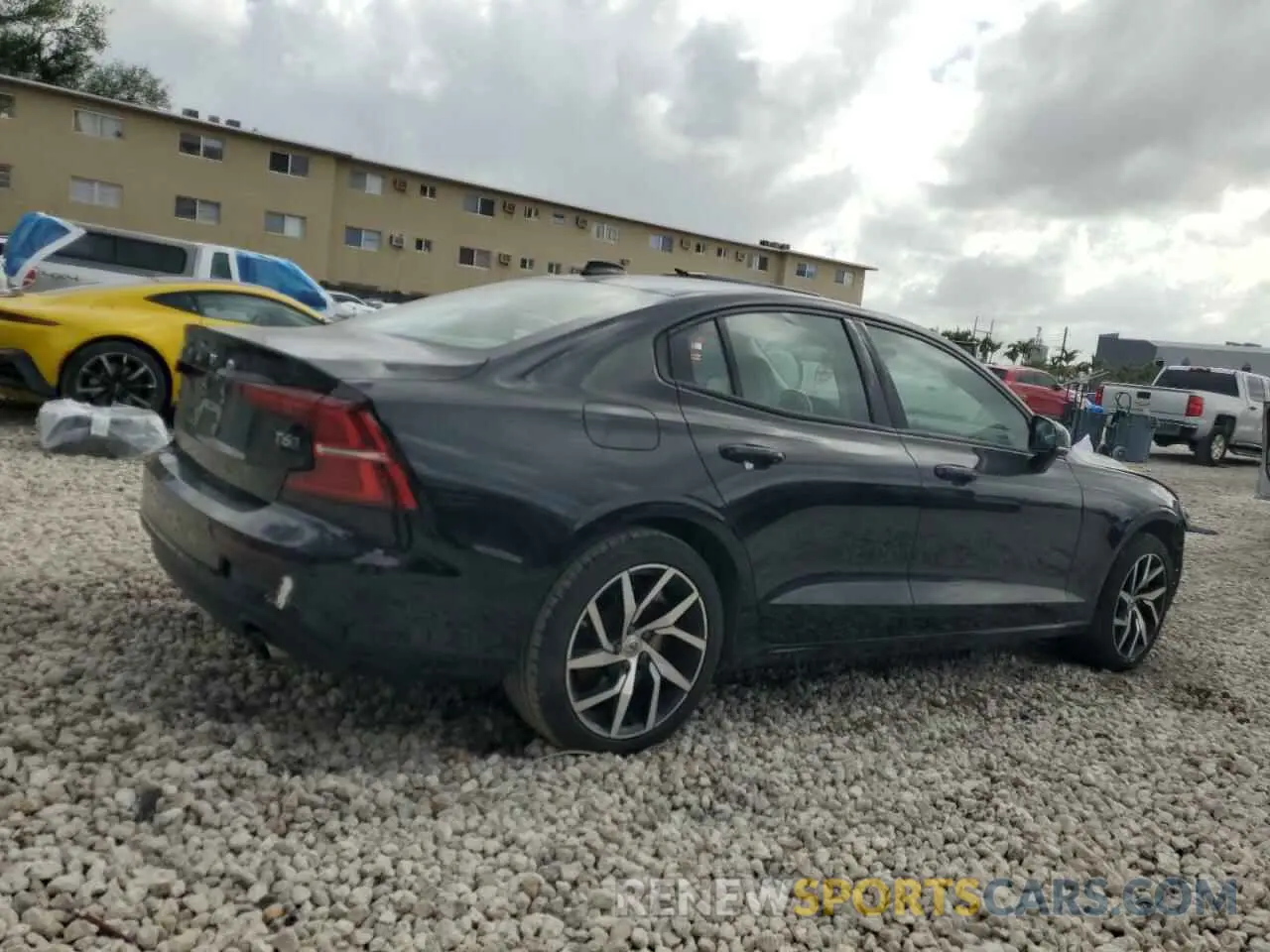 3 fotografías del automóvil dañado 7JRA22TK2LG063928 VOLVO S60 2020