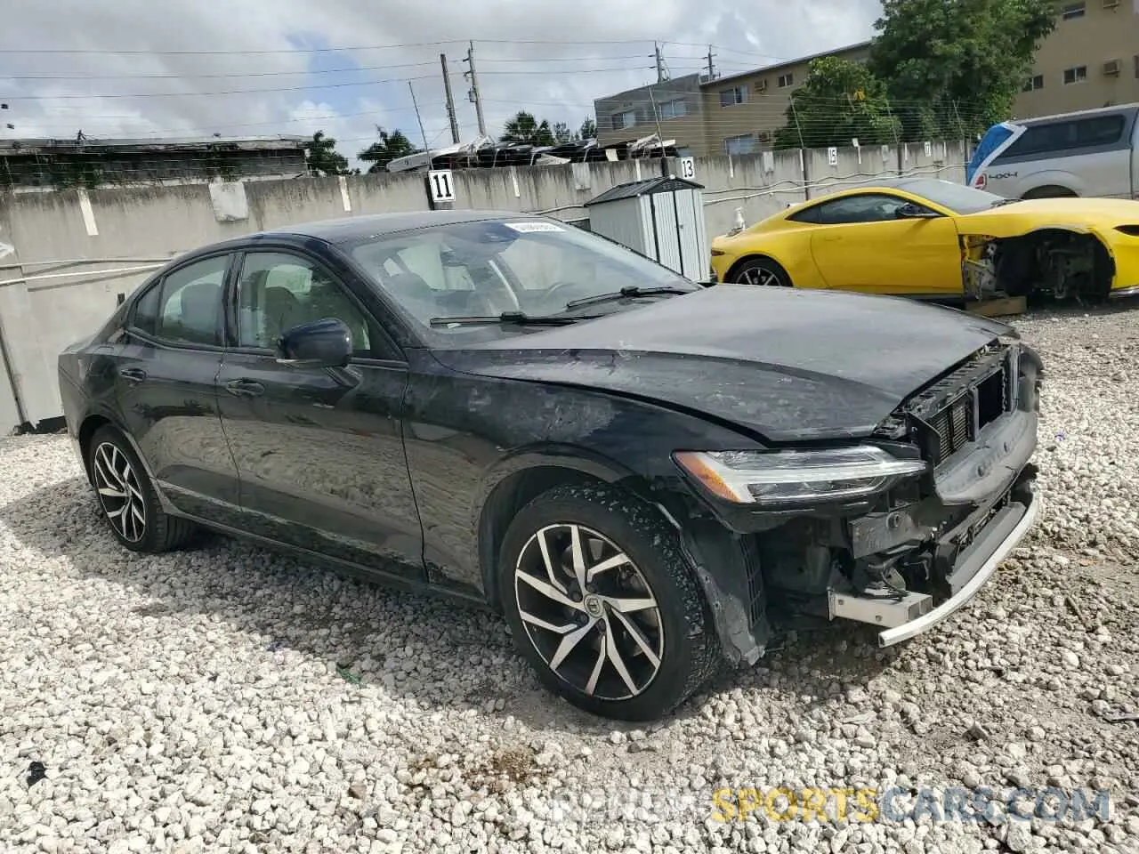4 fotografías del automóvil dañado 7JRA22TK2LG063928 VOLVO S60 2020