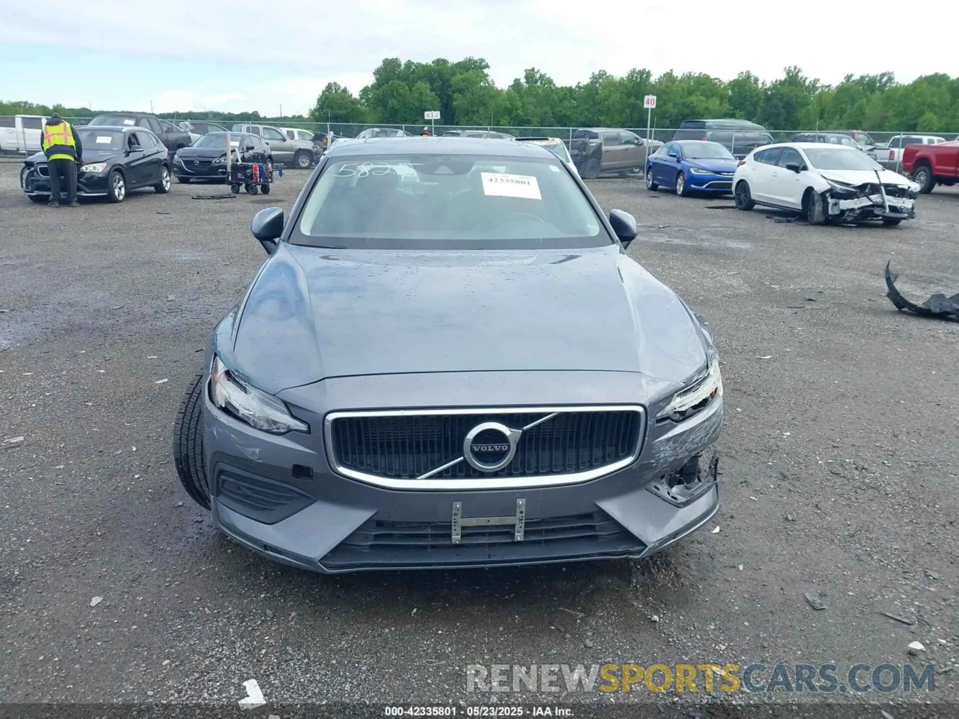 11 fotografías del automóvil dañado 7JRA22TK2LG065825 VOLVO S60 2020