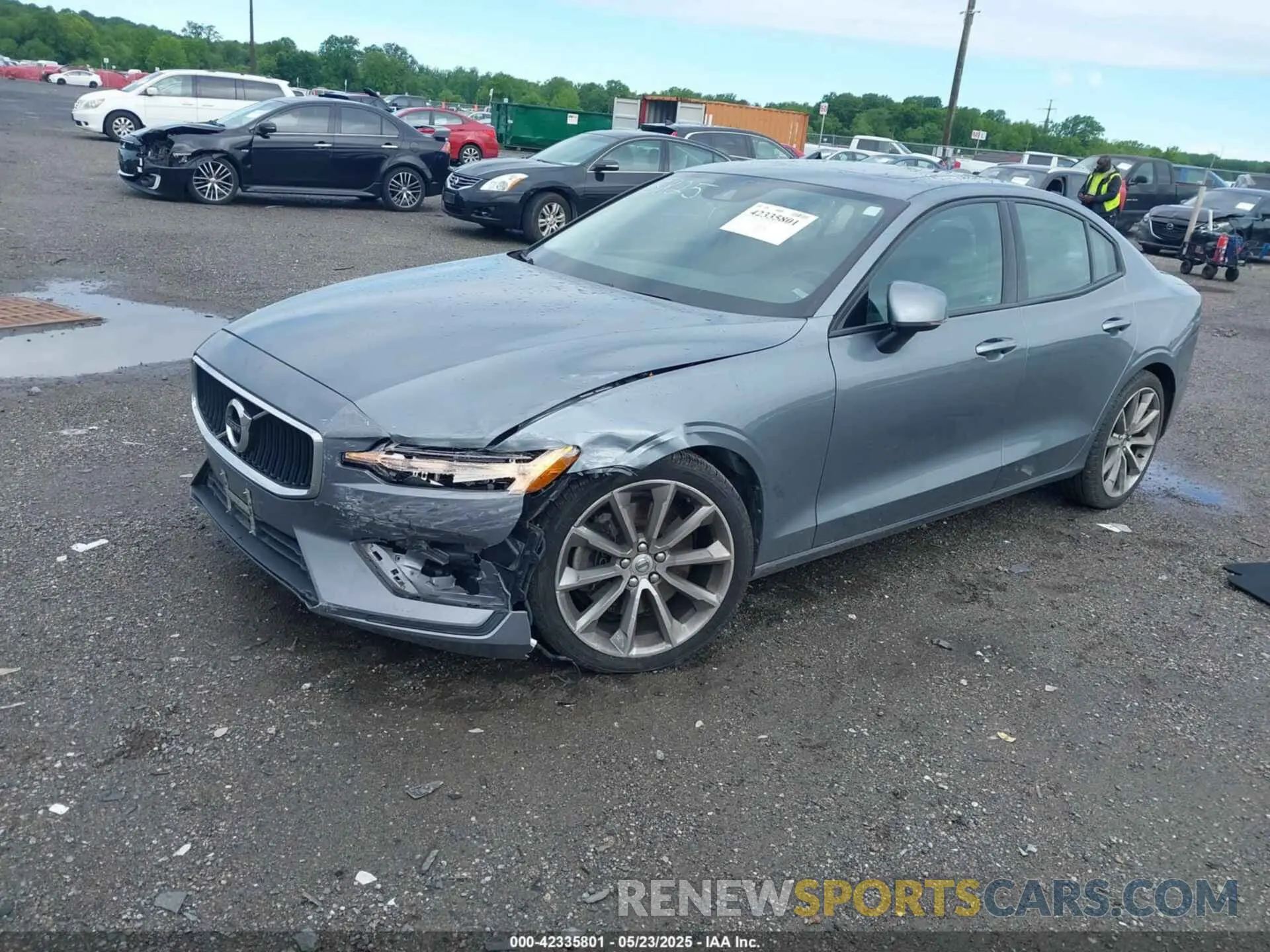 2 fotografías del automóvil dañado 7JRA22TK2LG065825 VOLVO S60 2020