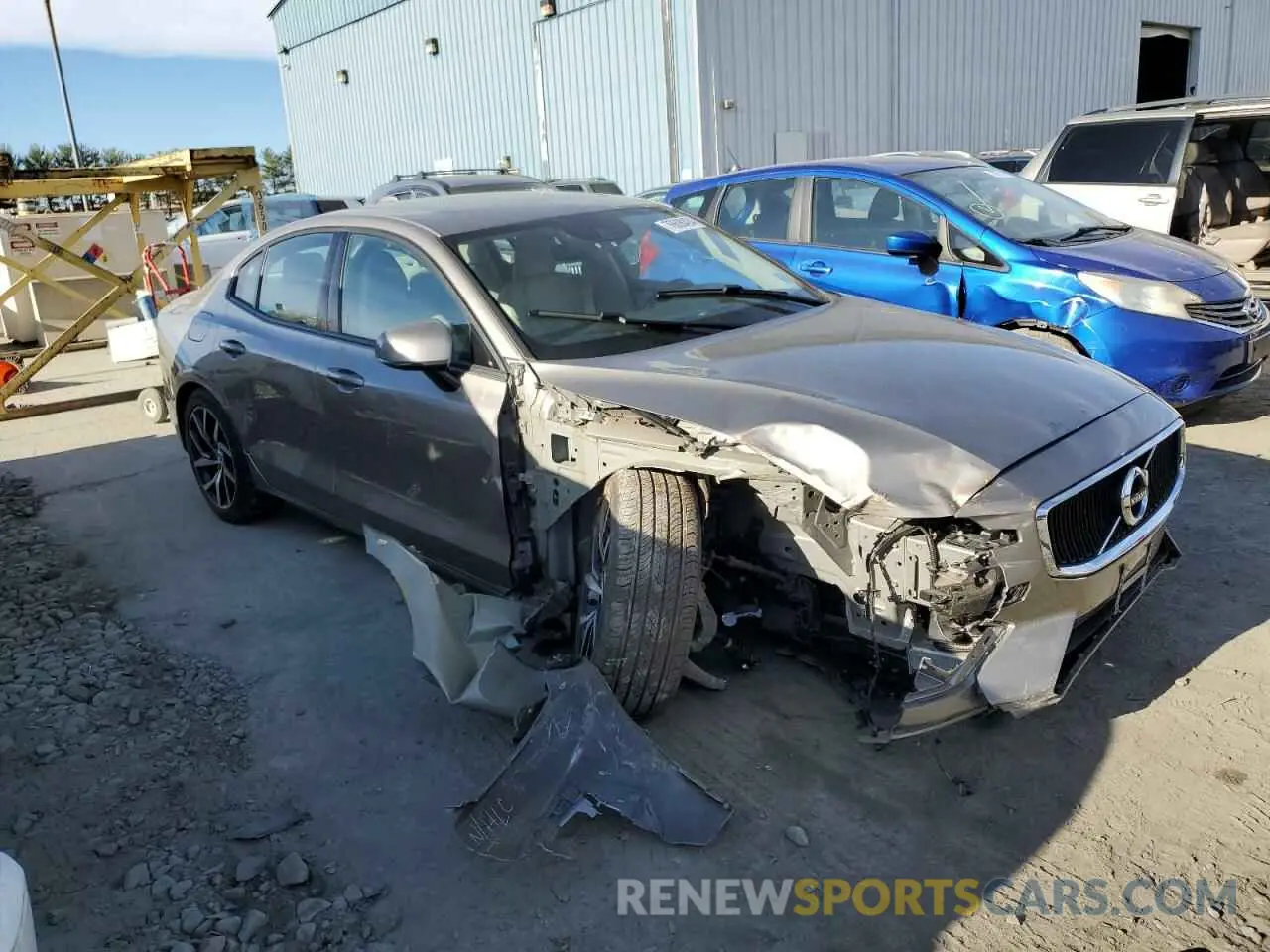 4 fotografías del automóvil dañado 7JRA22TK3LG064215 VOLVO S60 2020