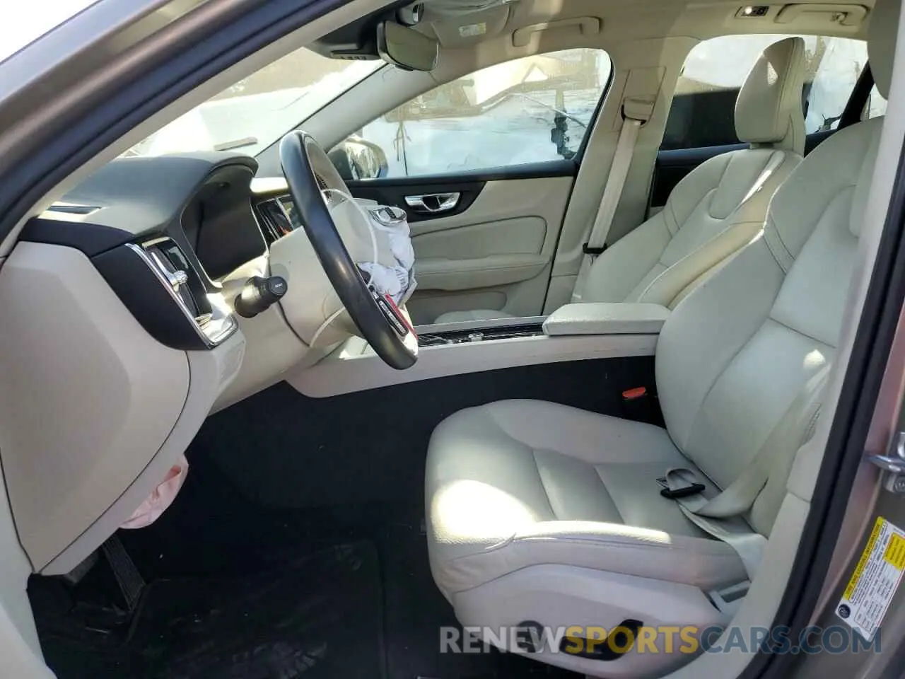 7 fotografías del automóvil dañado 7JRA22TK3LG064215 VOLVO S60 2020