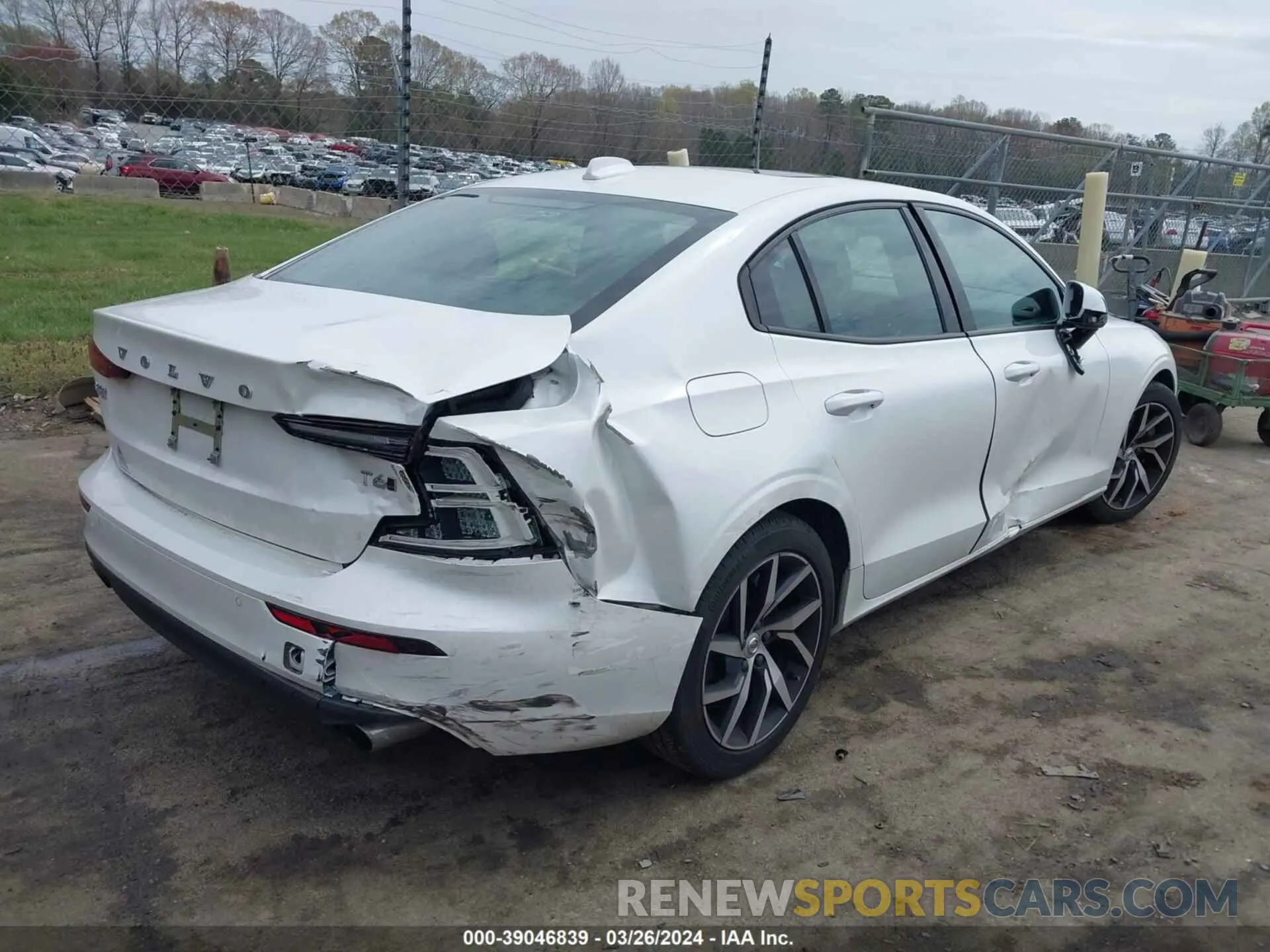 4 fotografías del automóvil dañado 7JRA22TK4LG048136 VOLVO S60 2020