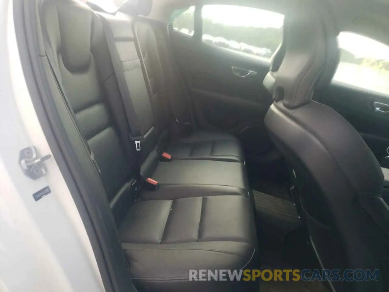 6 fotografías del automóvil dañado 7JRA22TK6LG030396 VOLVO S60 2020