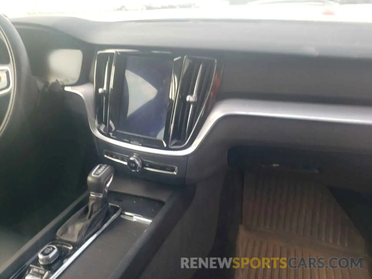 9 fotografías del automóvil dañado 7JRA22TK6LG030396 VOLVO S60 2020