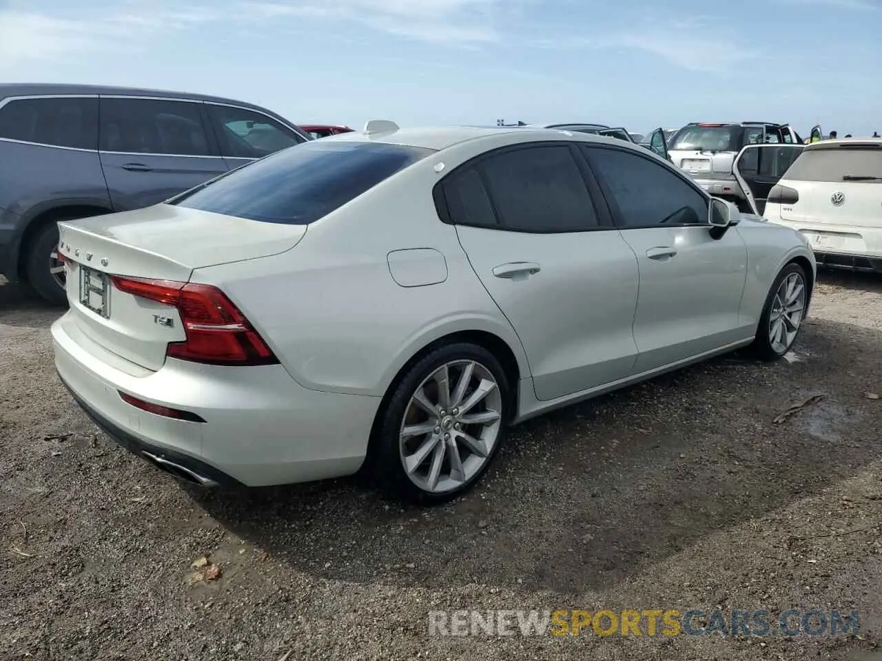 3 fotografías del automóvil dañado 7JRA22TK6LG047893 VOLVO S60 2020