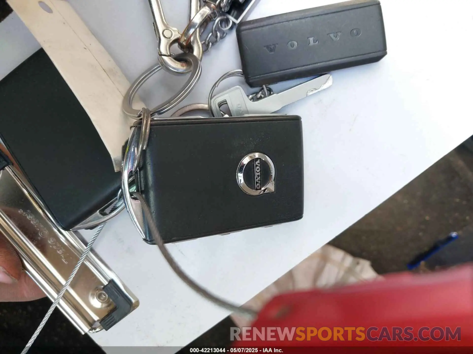 11 fotografías del automóvil dañado 7JRA22TK8LG063920 VOLVO S60 2020