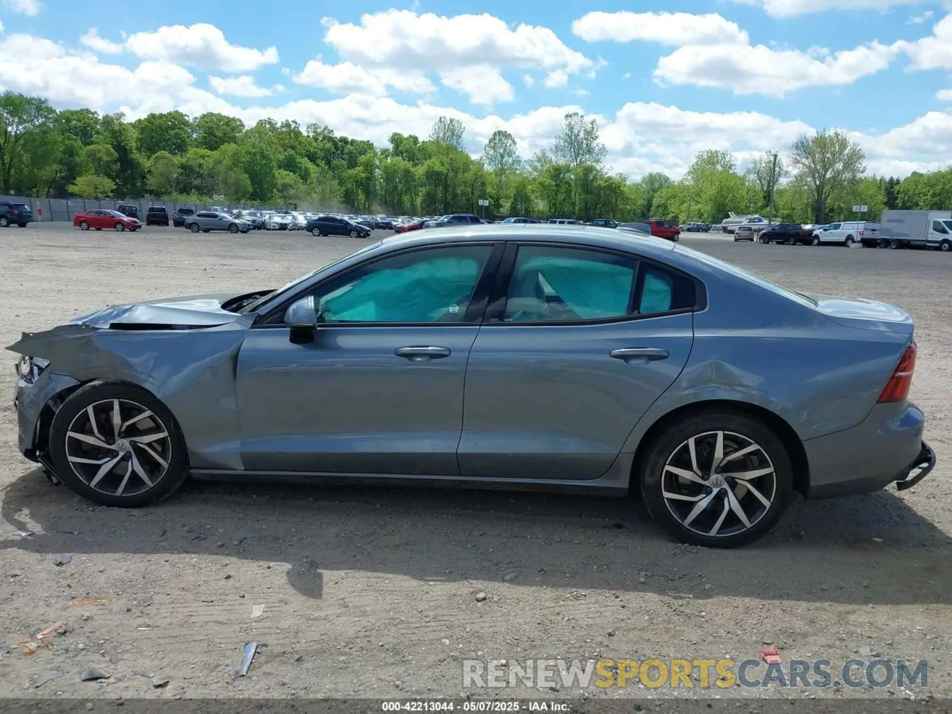 15 fotografías del automóvil dañado 7JRA22TK8LG063920 VOLVO S60 2020