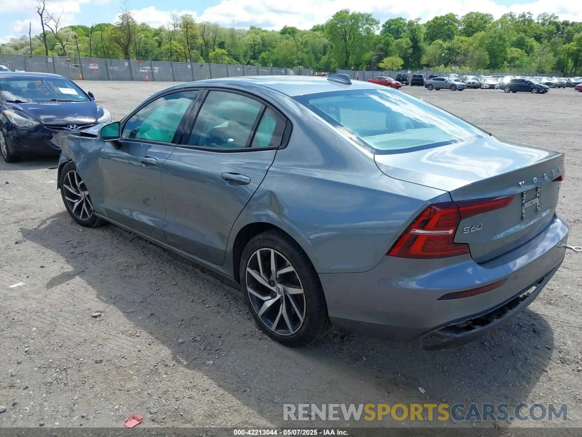 3 fotografías del automóvil dañado 7JRA22TK8LG063920 VOLVO S60 2020