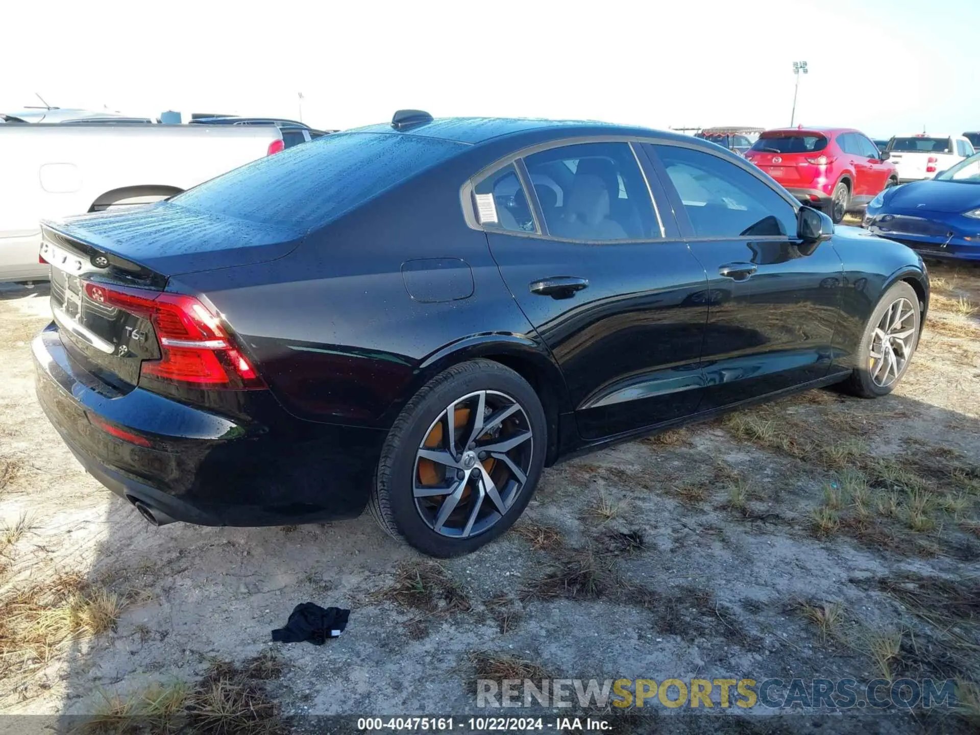 4 fotografías del automóvil dañado 7JRA22TKXLG044009 VOLVO S60 2020