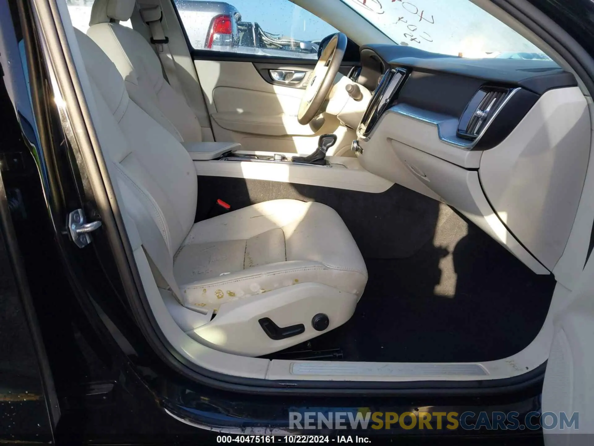 5 fotografías del automóvil dañado 7JRA22TKXLG044009 VOLVO S60 2020