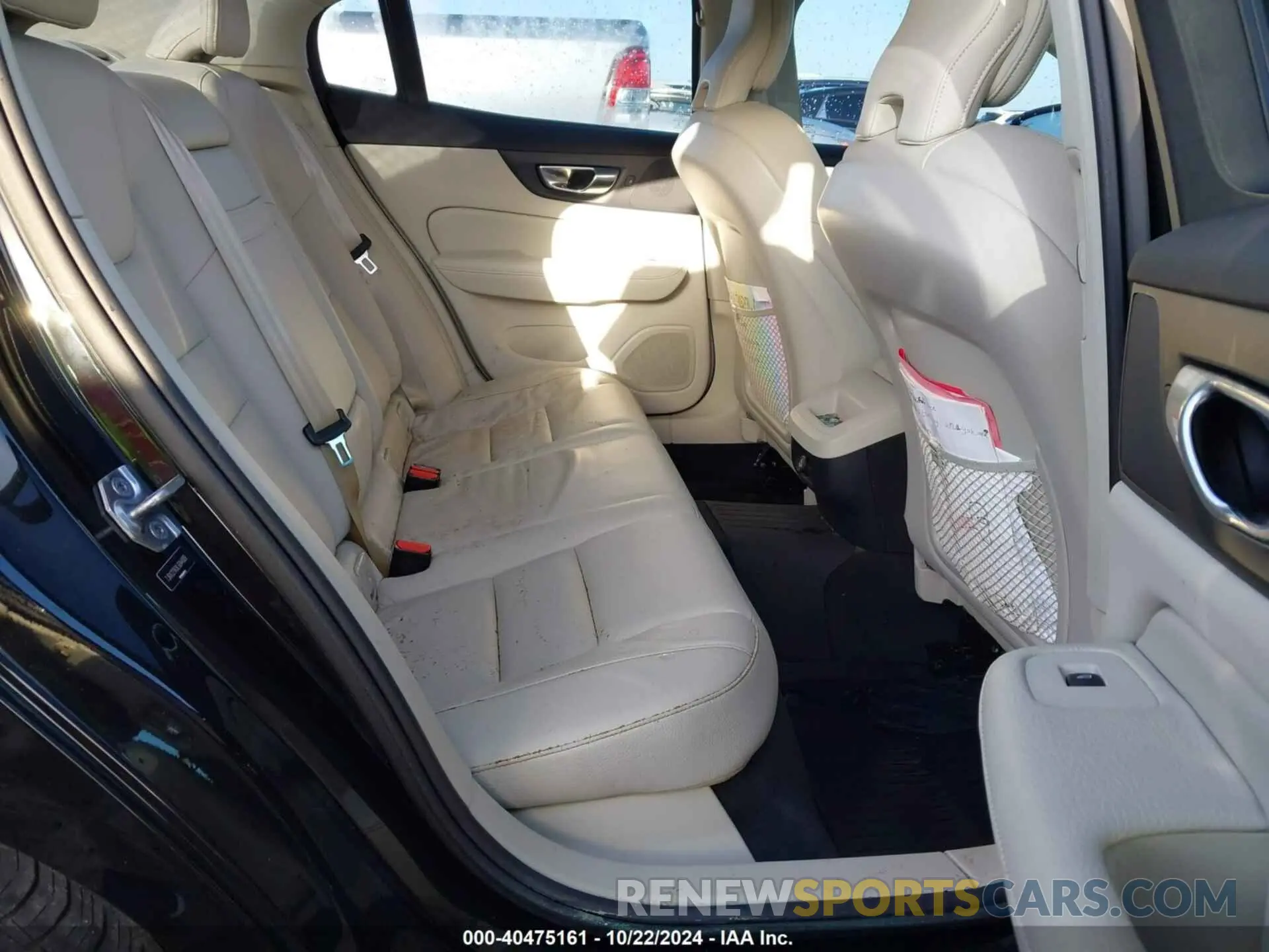 8 fotografías del automóvil dañado 7JRA22TKXLG044009 VOLVO S60 2020