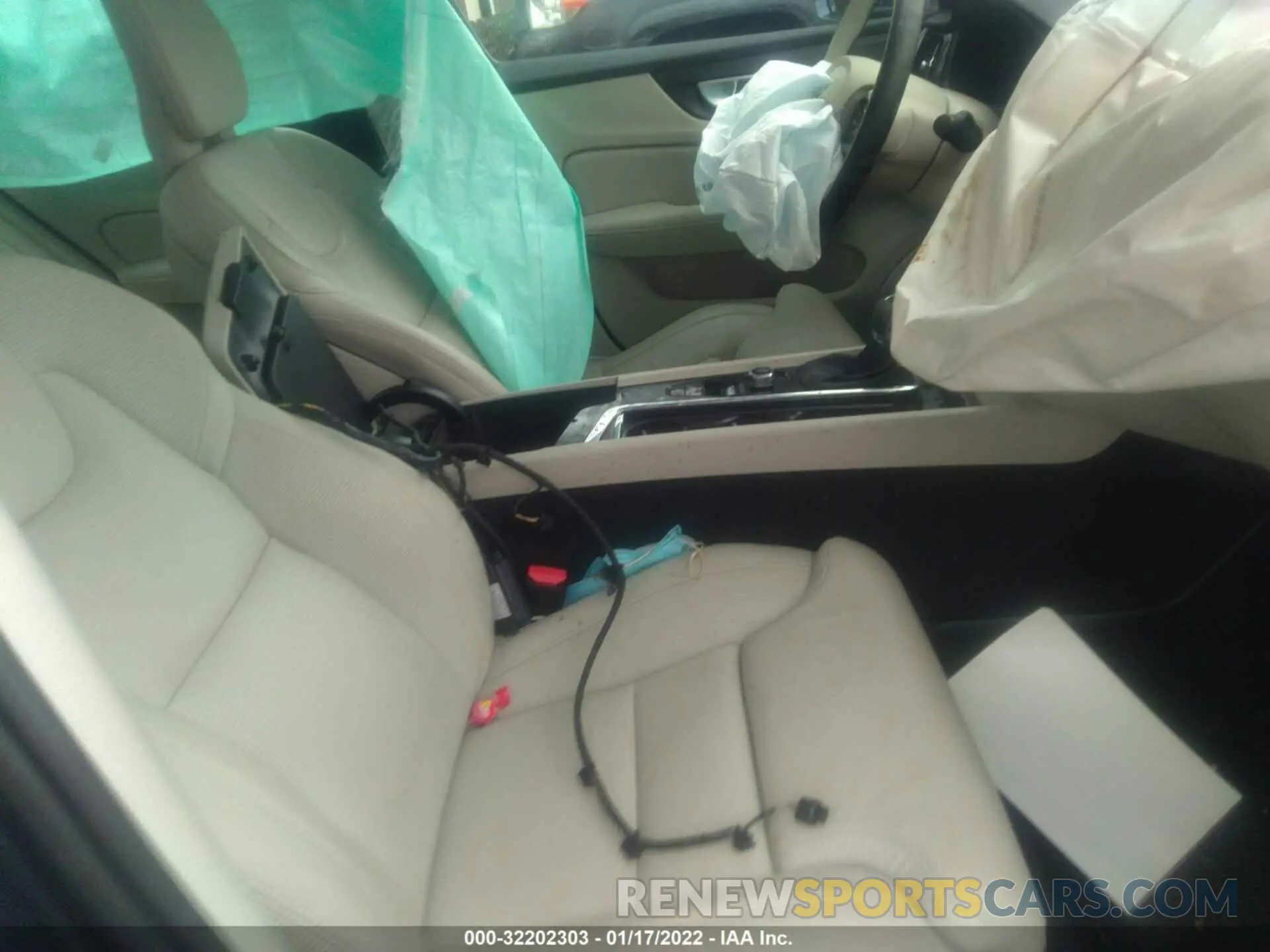 5 fotografías del automóvil dañado 7JRA22TL2LG065106 VOLVO S60 2020