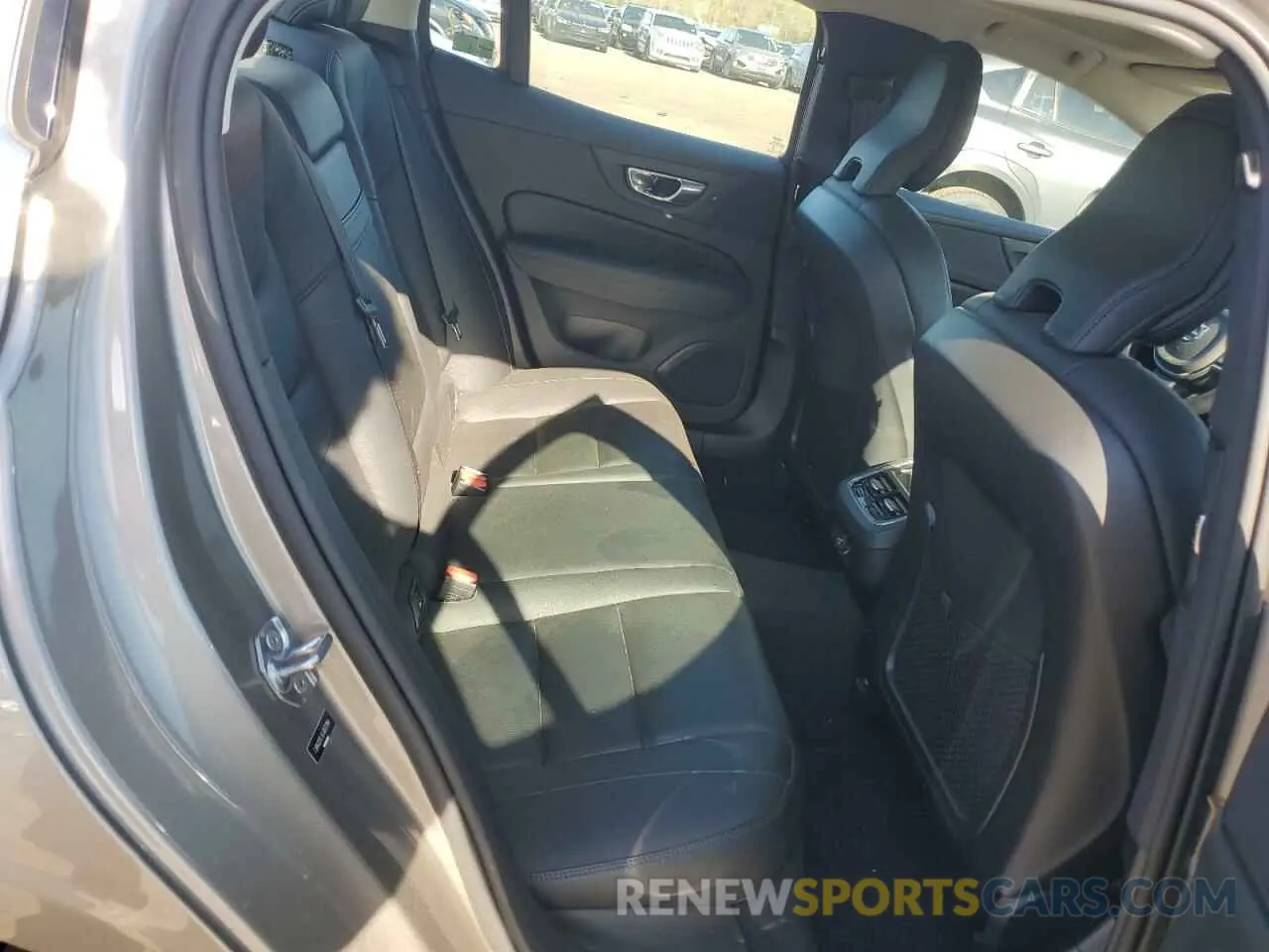 10 fotografías del automóvil dañado 7JRA22TL5LG037364 VOLVO S60 2020