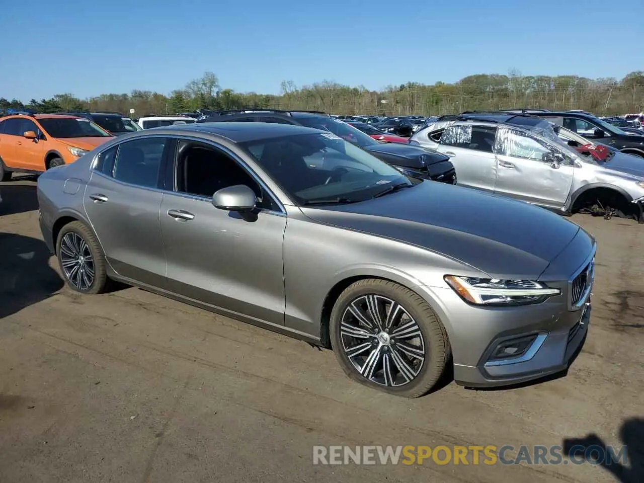 4 fotografías del automóvil dañado 7JRA22TL5LG037364 VOLVO S60 2020