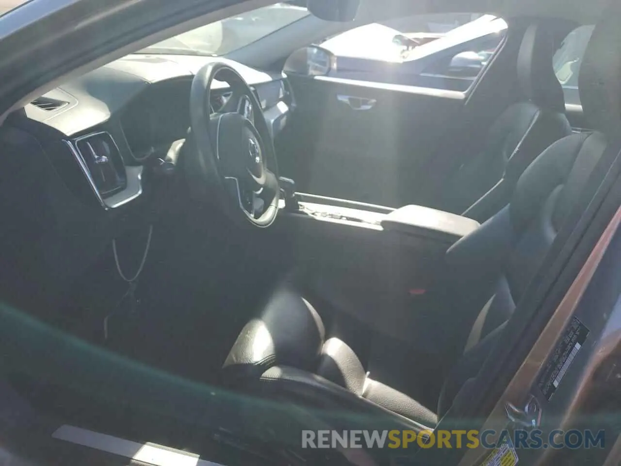 7 fotografías del automóvil dañado 7JRA22TL5LG037364 VOLVO S60 2020