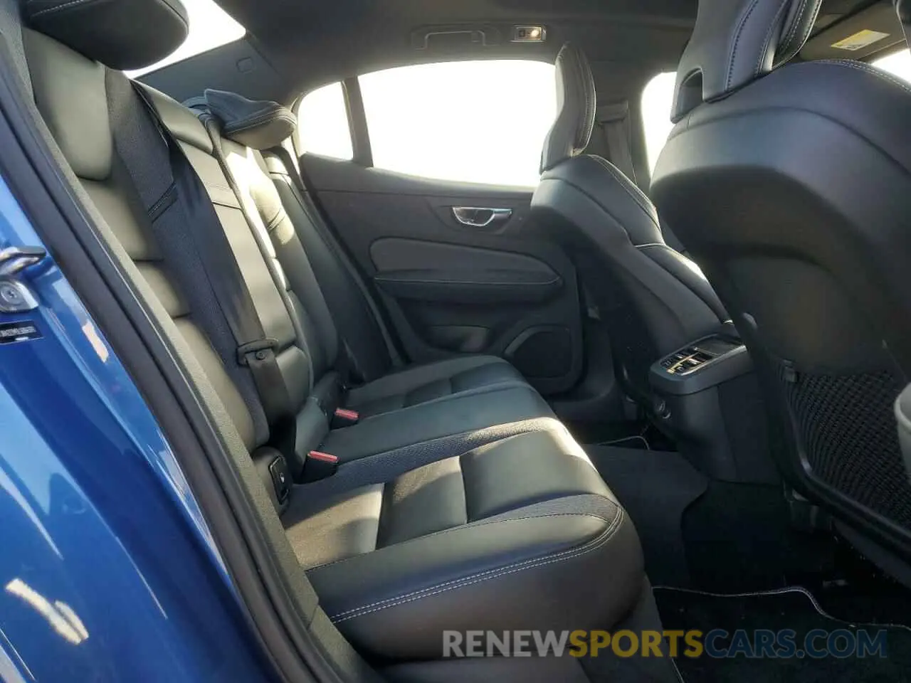 10 fotografías del automóvil dañado 7JRA22TM3LG064376 VOLVO S60 2020