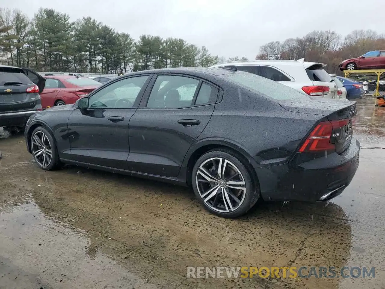 2 fotografías del automóvil dañado 7JRA22TM3LG067617 VOLVO S60 2020