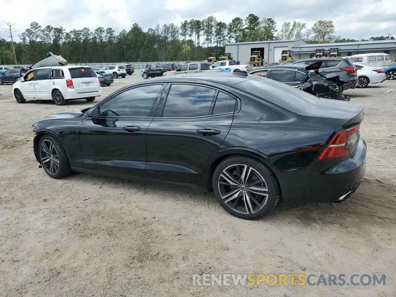 2 fotografías del automóvil dañado 7JRA22TM8LG037450 VOLVO S60 2020