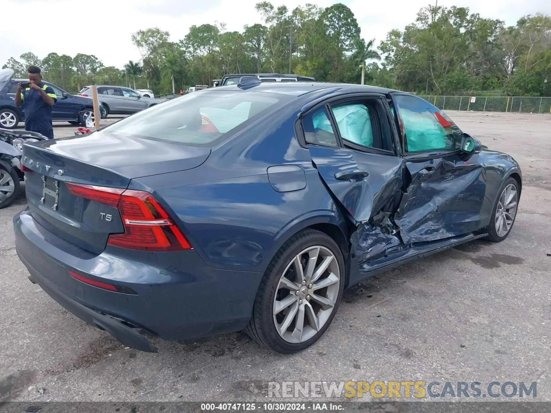 4 fotografías del automóvil dañado 7JR102FK2MG093353 VOLVO S60 2021