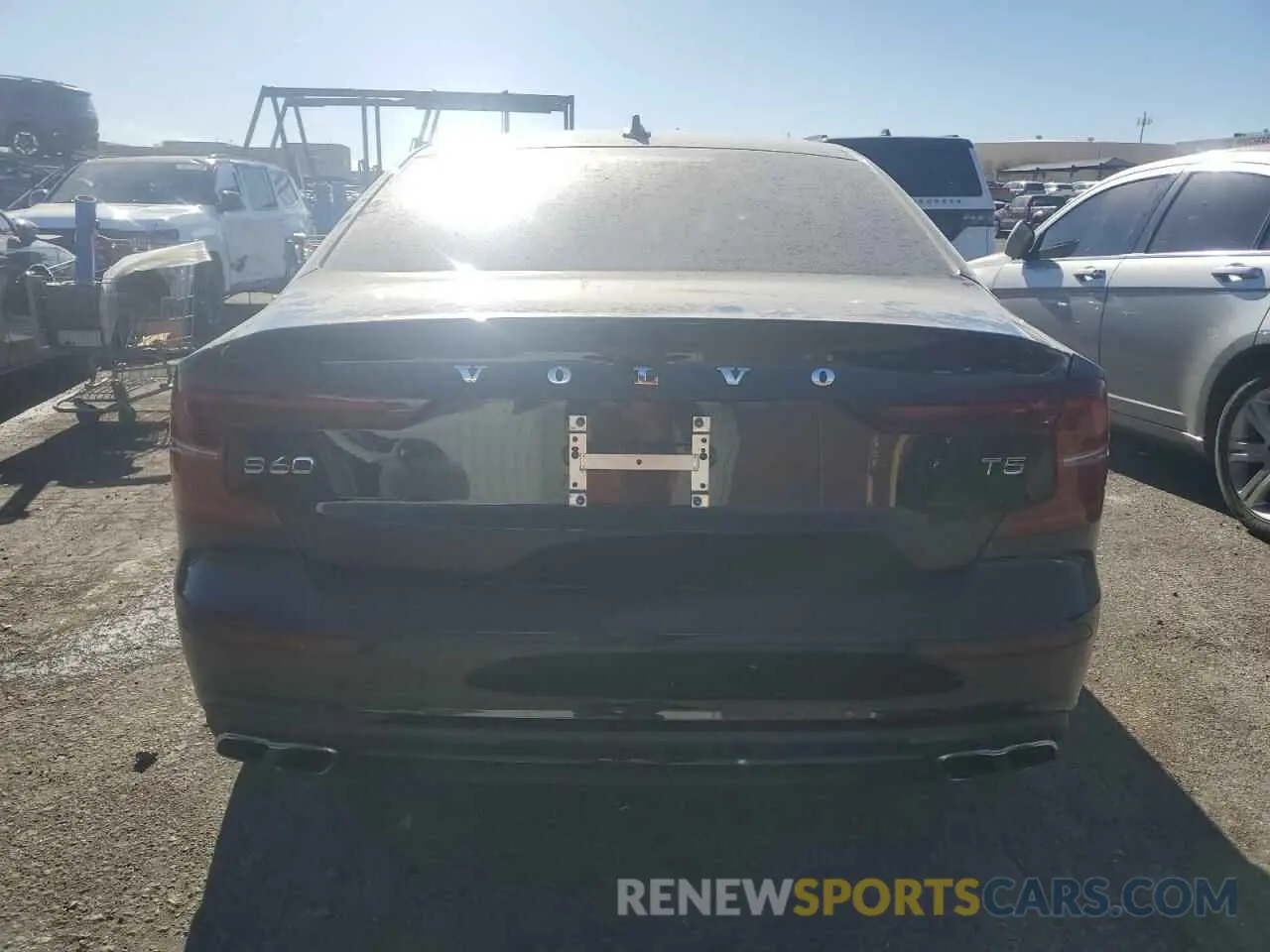 6 fotografías del automóvil dañado 7JR102FK3MG102982 VOLVO S60 2021