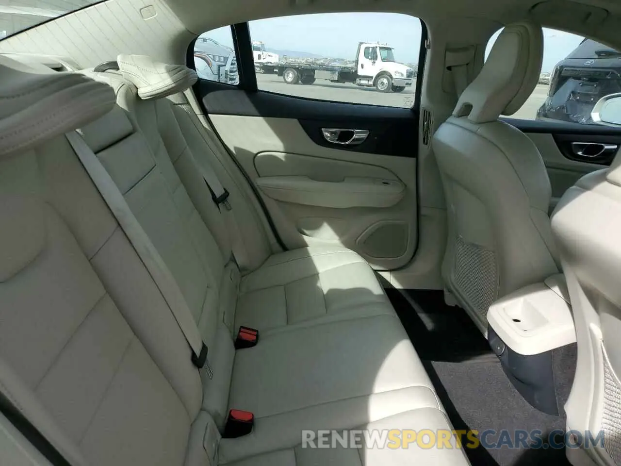 10 fotografías del automóvil dañado 7JR102FK8MG095446 VOLVO S60 2021