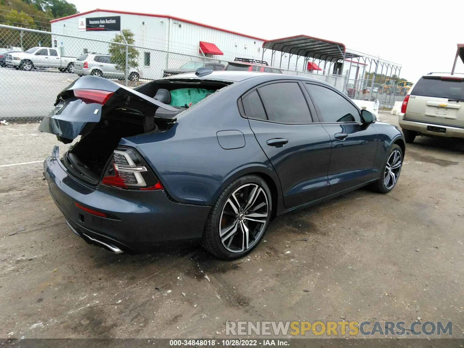 4 fotografías del automóvil dañado 7JR102FM6MG092076 VOLVO S60 2021