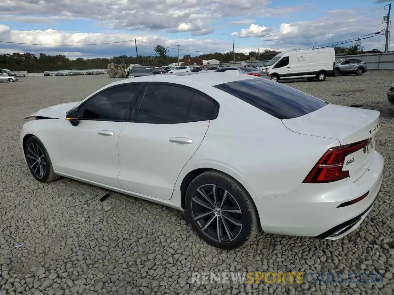 2 fotografías del automóvil dañado 7JR102FZ8MG122870 VOLVO S60 2021