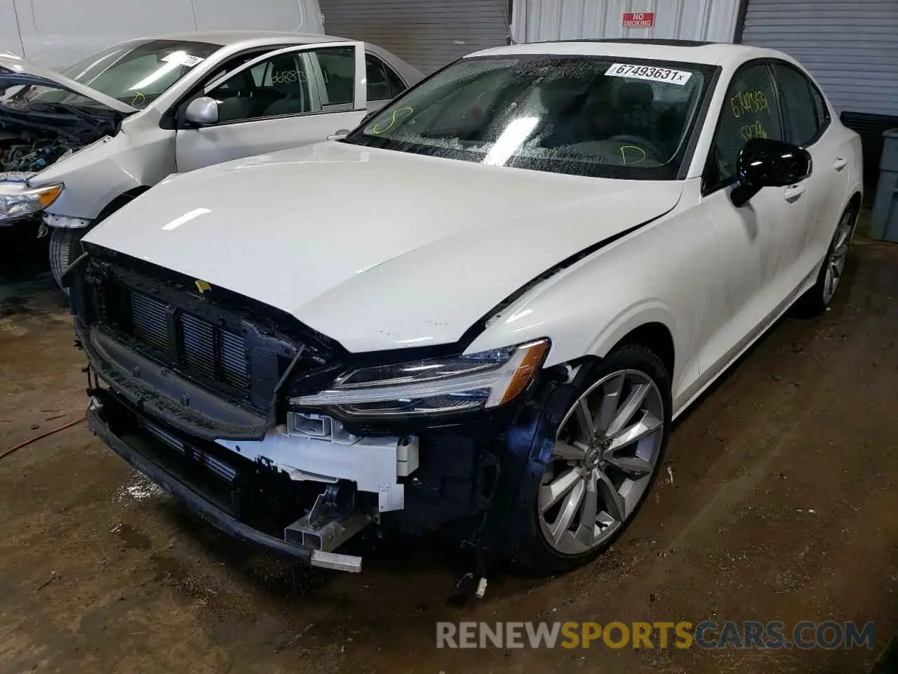 2 fotografías del automóvil dañado 7JR102TZXMG112474 VOLVO S60 2021