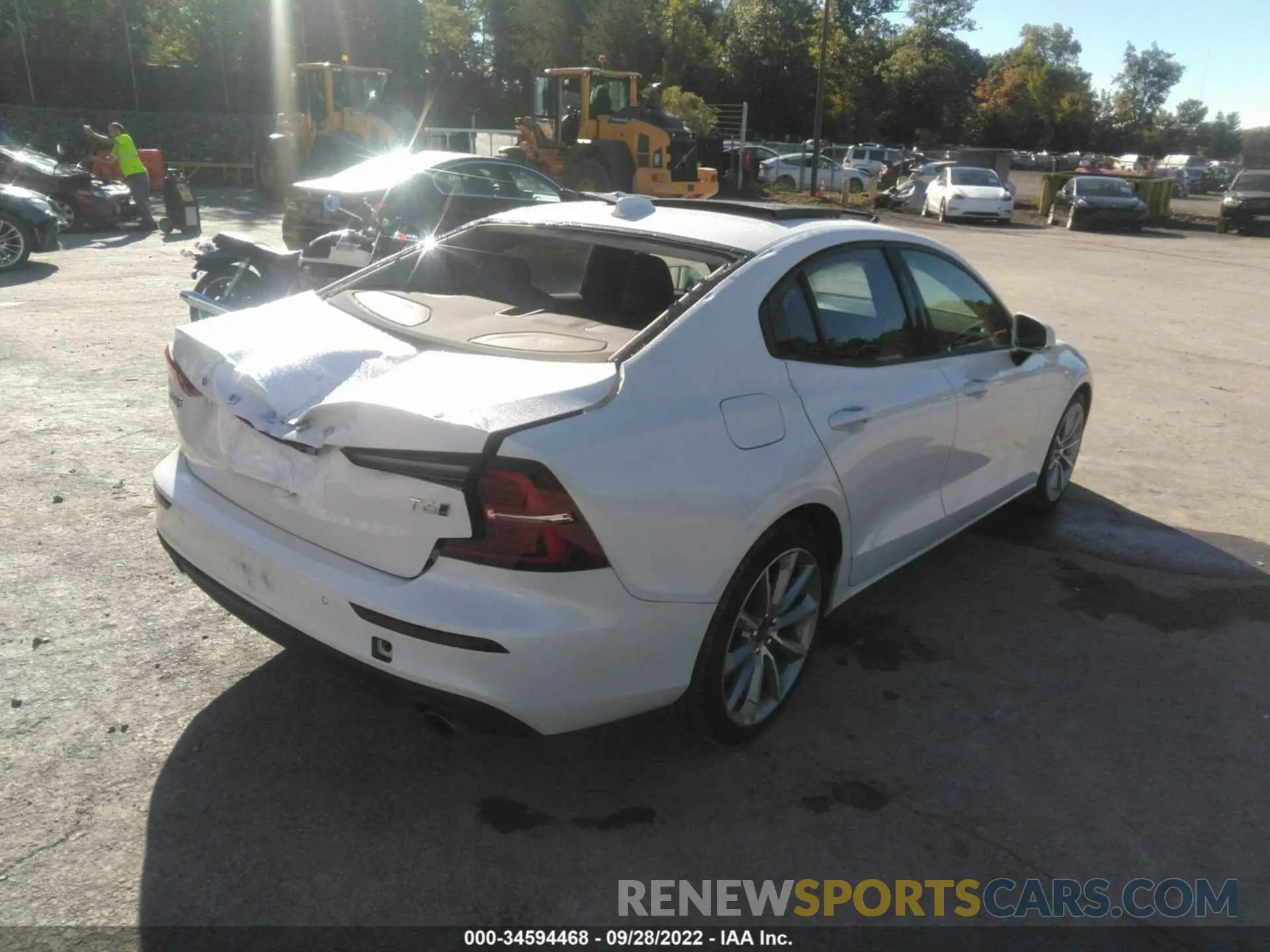 4 fotografías del automóvil dañado 7JRA22TK7MG080354 VOLVO S60 2021