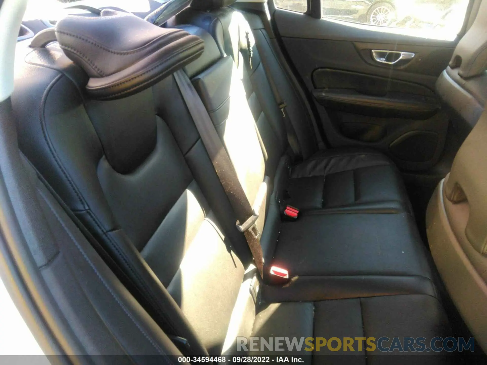 8 fotografías del automóvil dañado 7JRA22TK7MG080354 VOLVO S60 2021