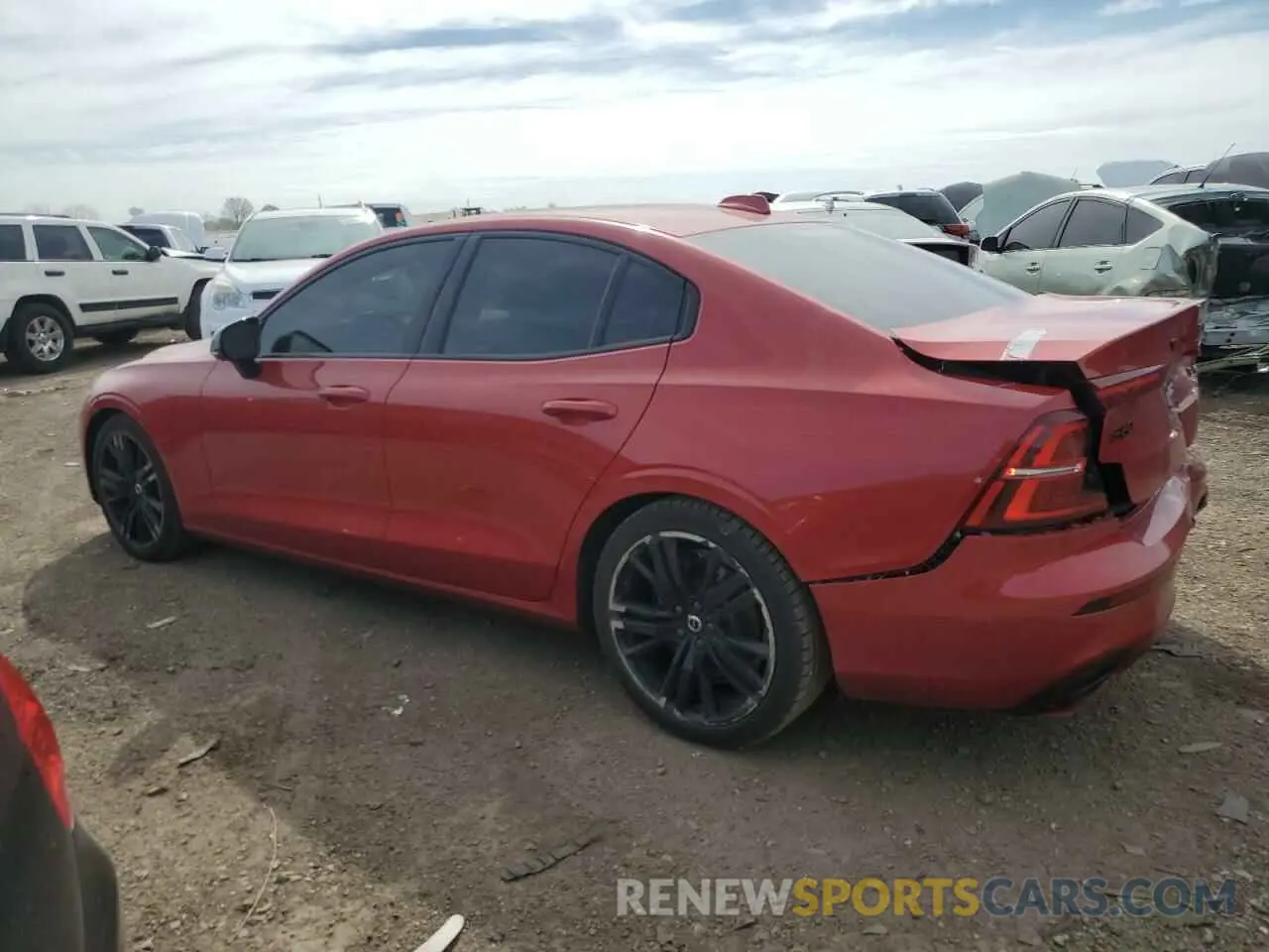 2 fotografías del automóvil dañado 7JRA22TM0MG096297 VOLVO S60 2021