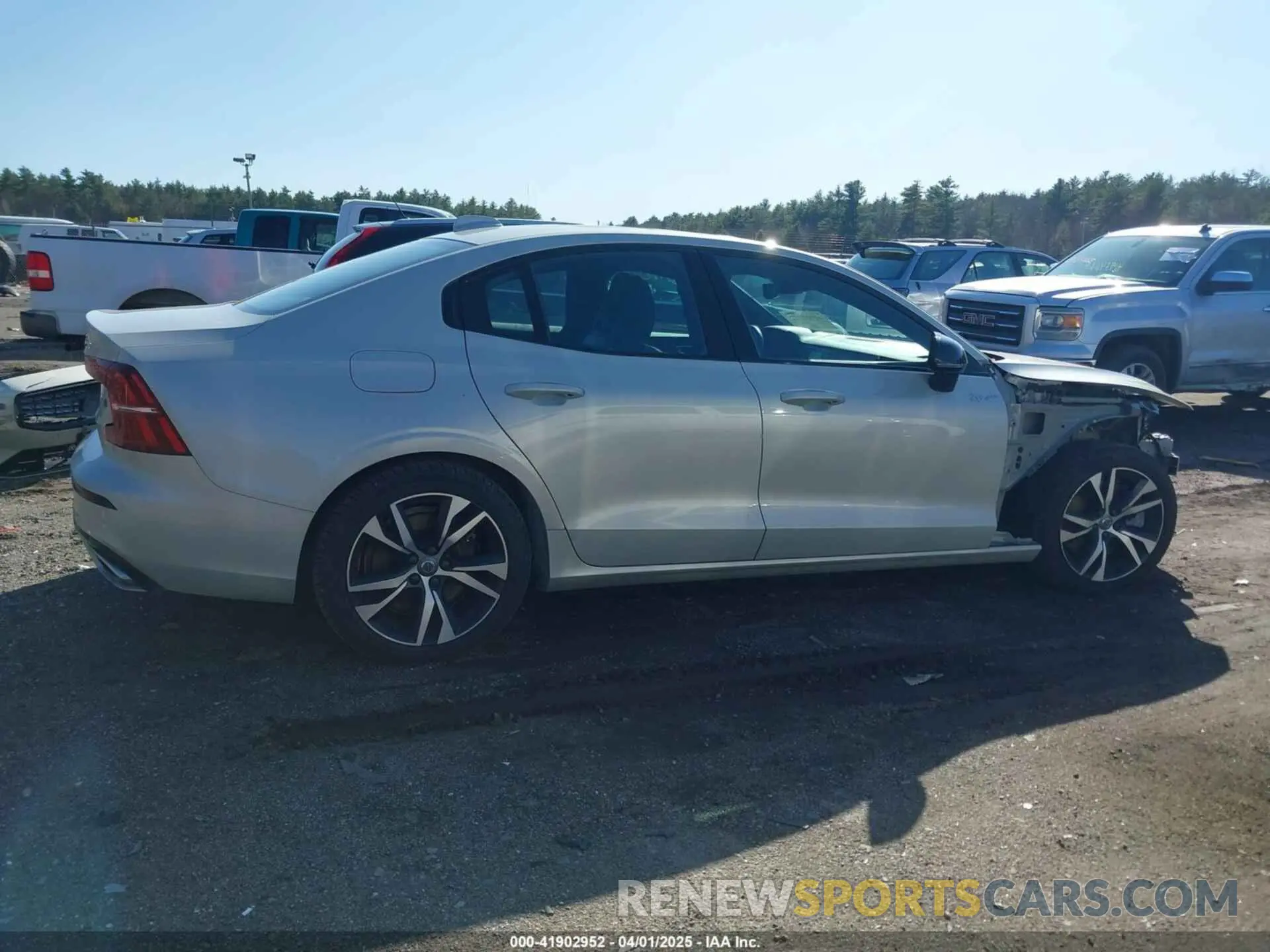 14 fotografías del automóvil dañado 7JRA22TM3MG102383 VOLVO S60 2021