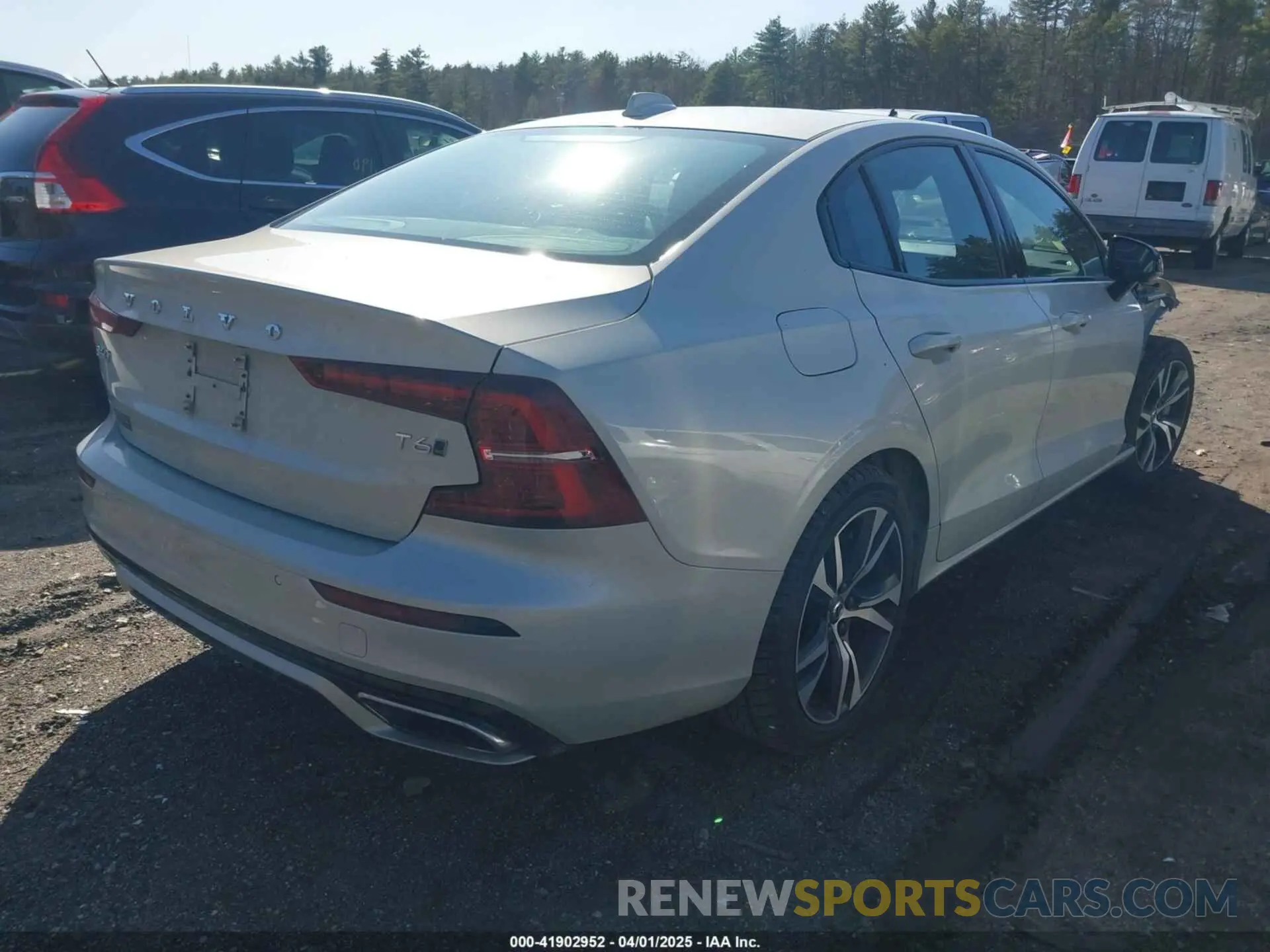 4 fotografías del automóvil dañado 7JRA22TM3MG102383 VOLVO S60 2021