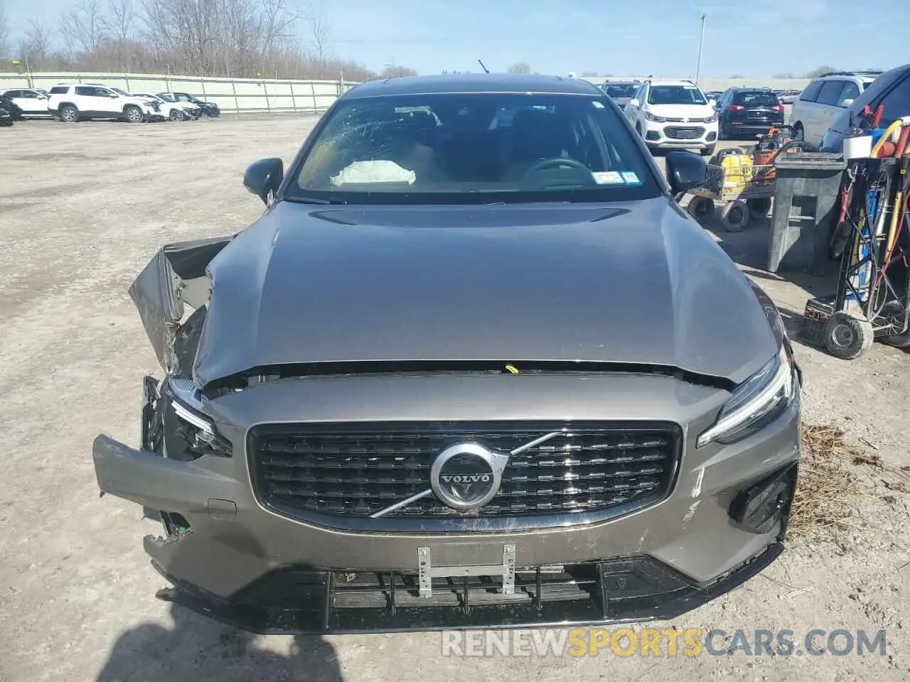 5 fotografías del automóvil dañado 7JRA22TMXMG095156 VOLVO S60 2021