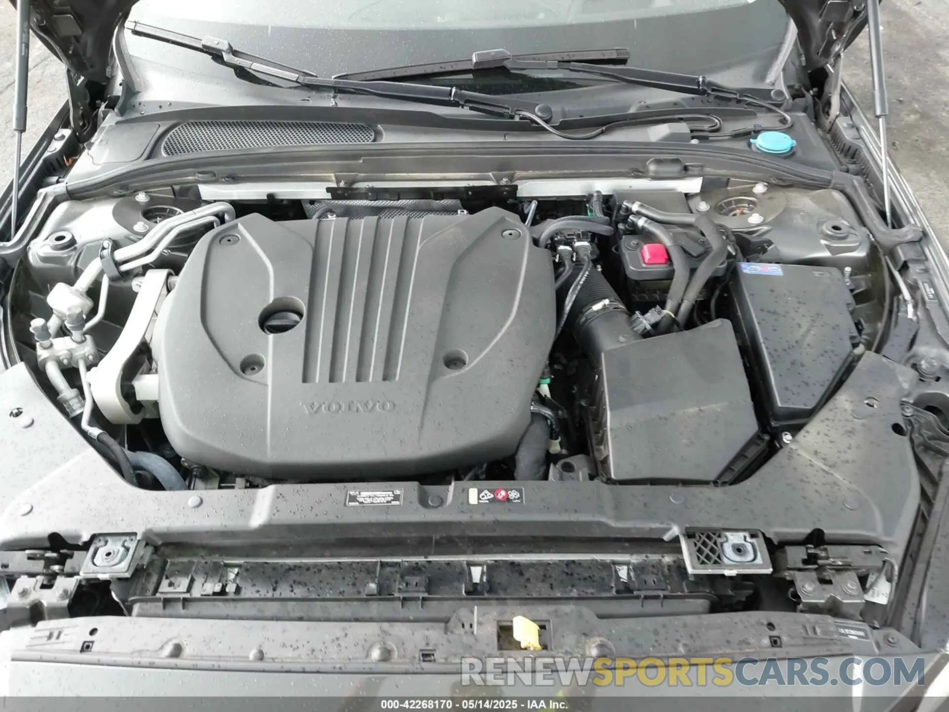 10 fotografías del automóvil dañado 7JRL12FZ0NG154042 VOLVO S60 2022