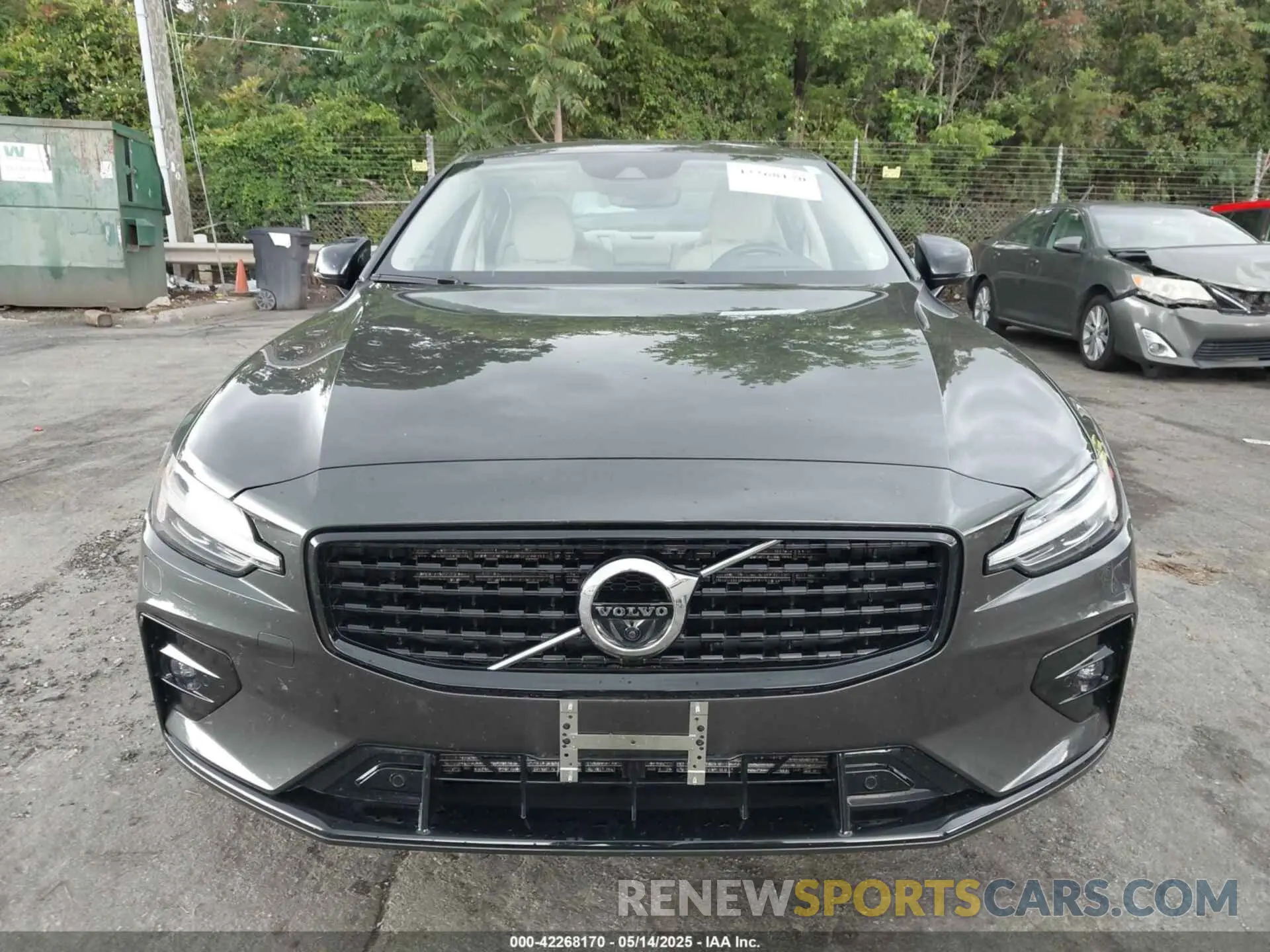 12 fotografías del automóvil dañado 7JRL12FZ0NG154042 VOLVO S60 2022