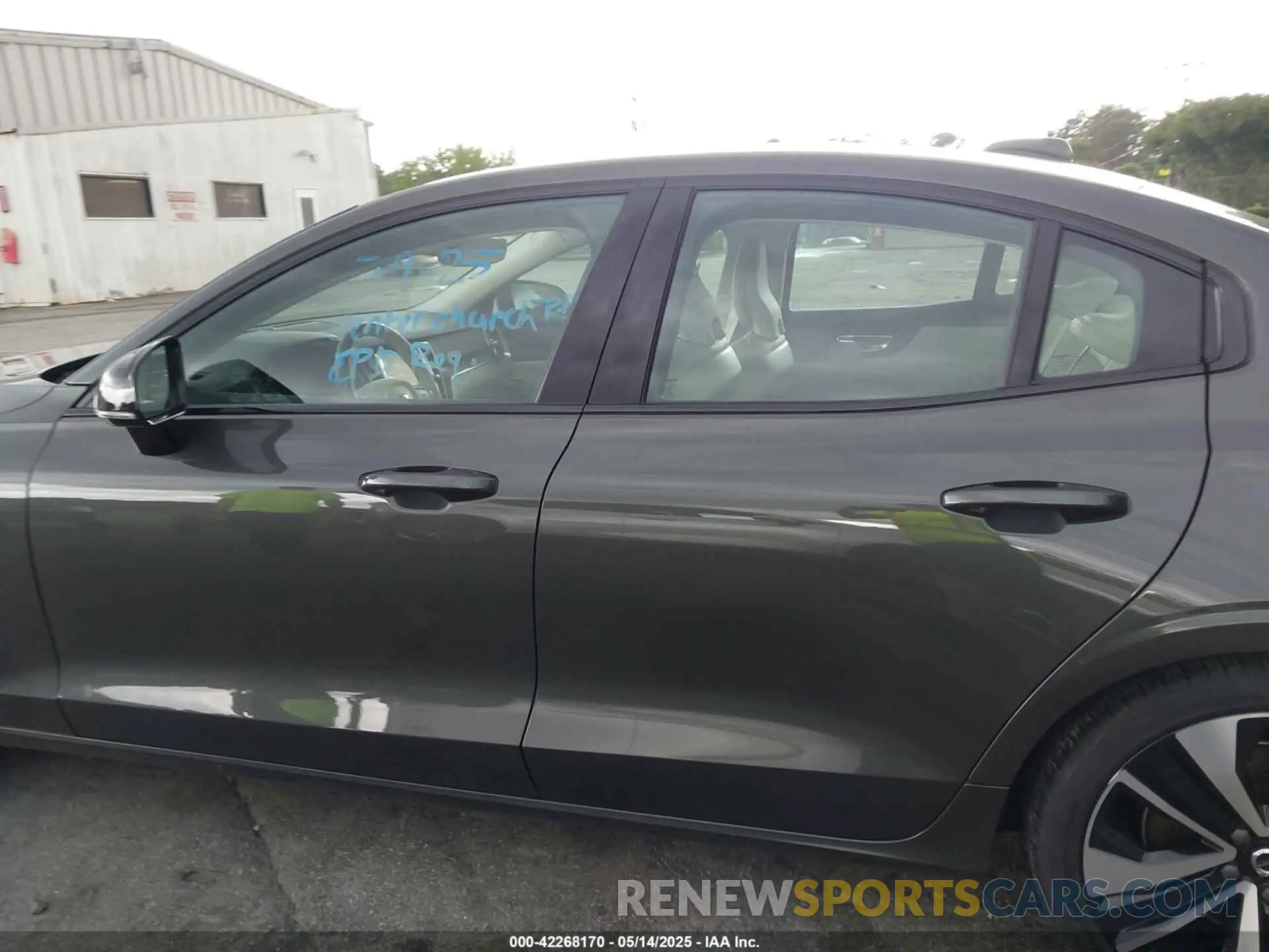 14 fotografías del automóvil dañado 7JRL12FZ0NG154042 VOLVO S60 2022