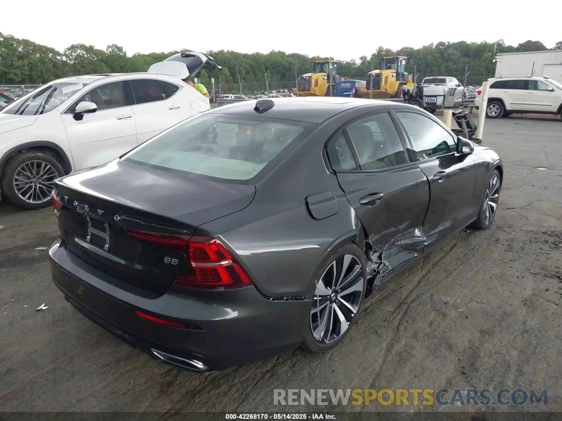4 fotografías del automóvil dañado 7JRL12FZ0NG154042 VOLVO S60 2022