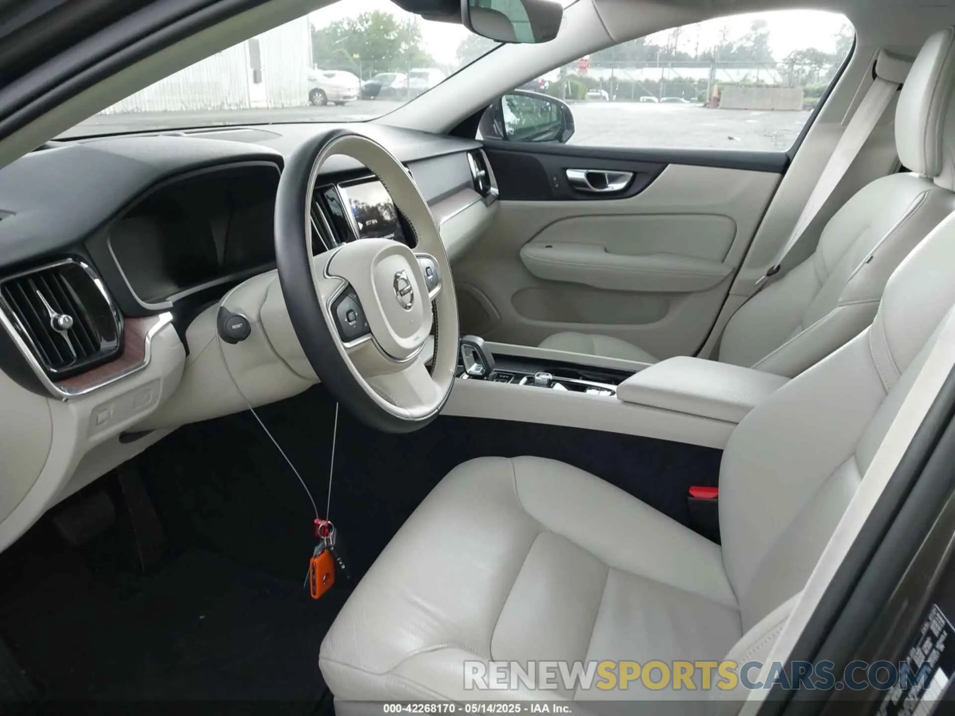 5 fotografías del automóvil dañado 7JRL12FZ0NG154042 VOLVO S60 2022