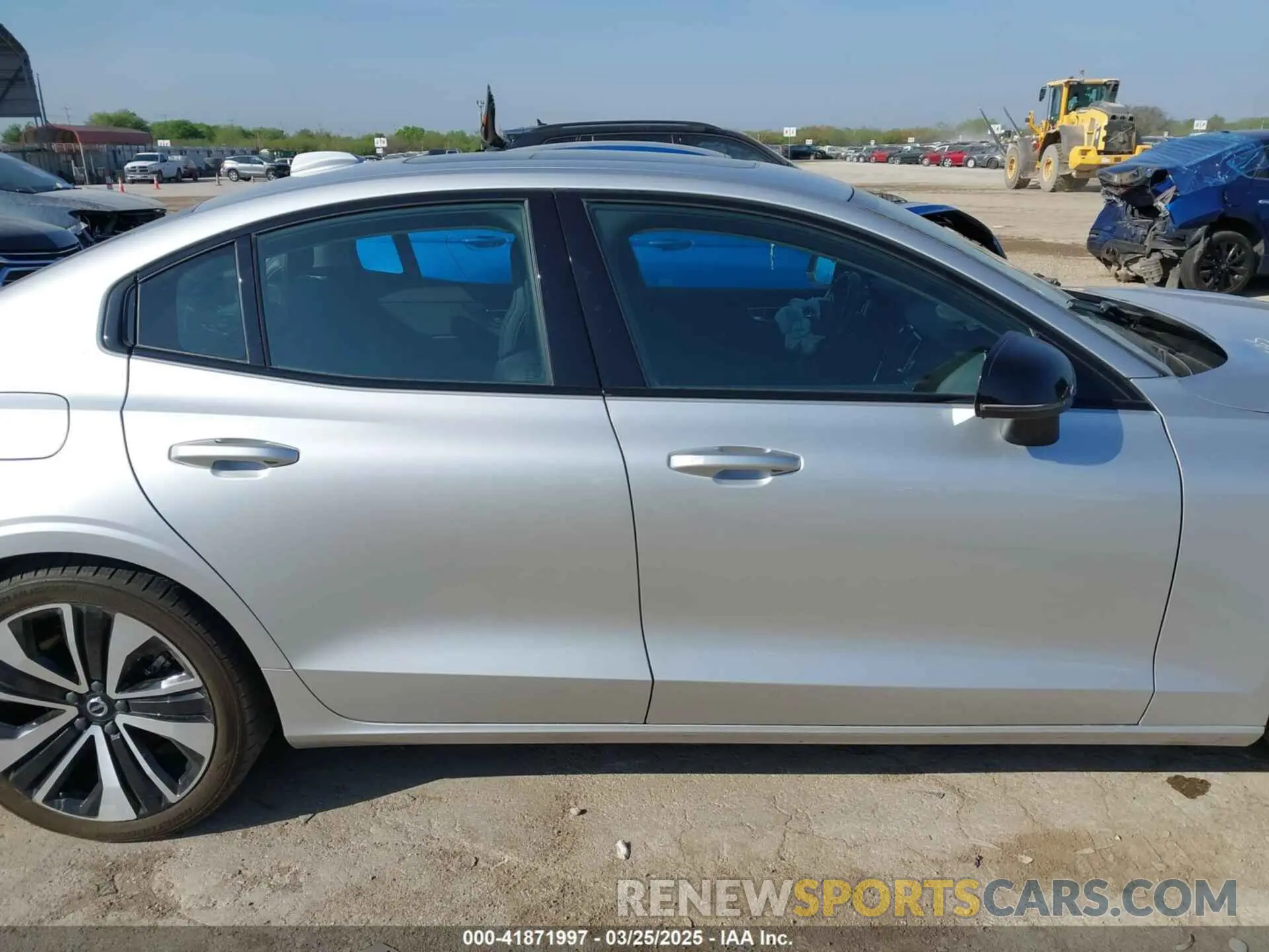 12 fotografías del automóvil dañado 7JRL12FZ3NG176097 VOLVO S60 2022