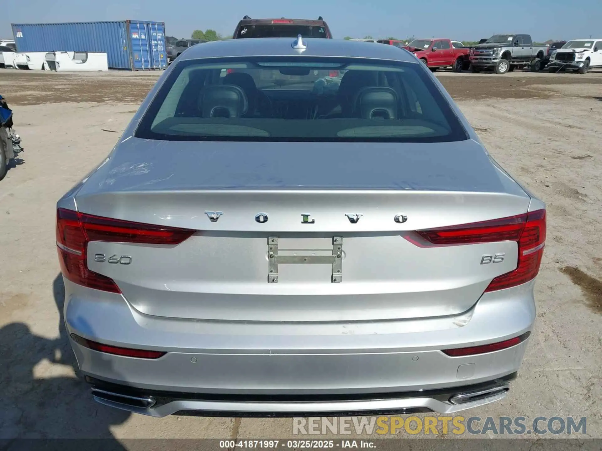 15 fotografías del automóvil dañado 7JRL12FZ3NG176097 VOLVO S60 2022